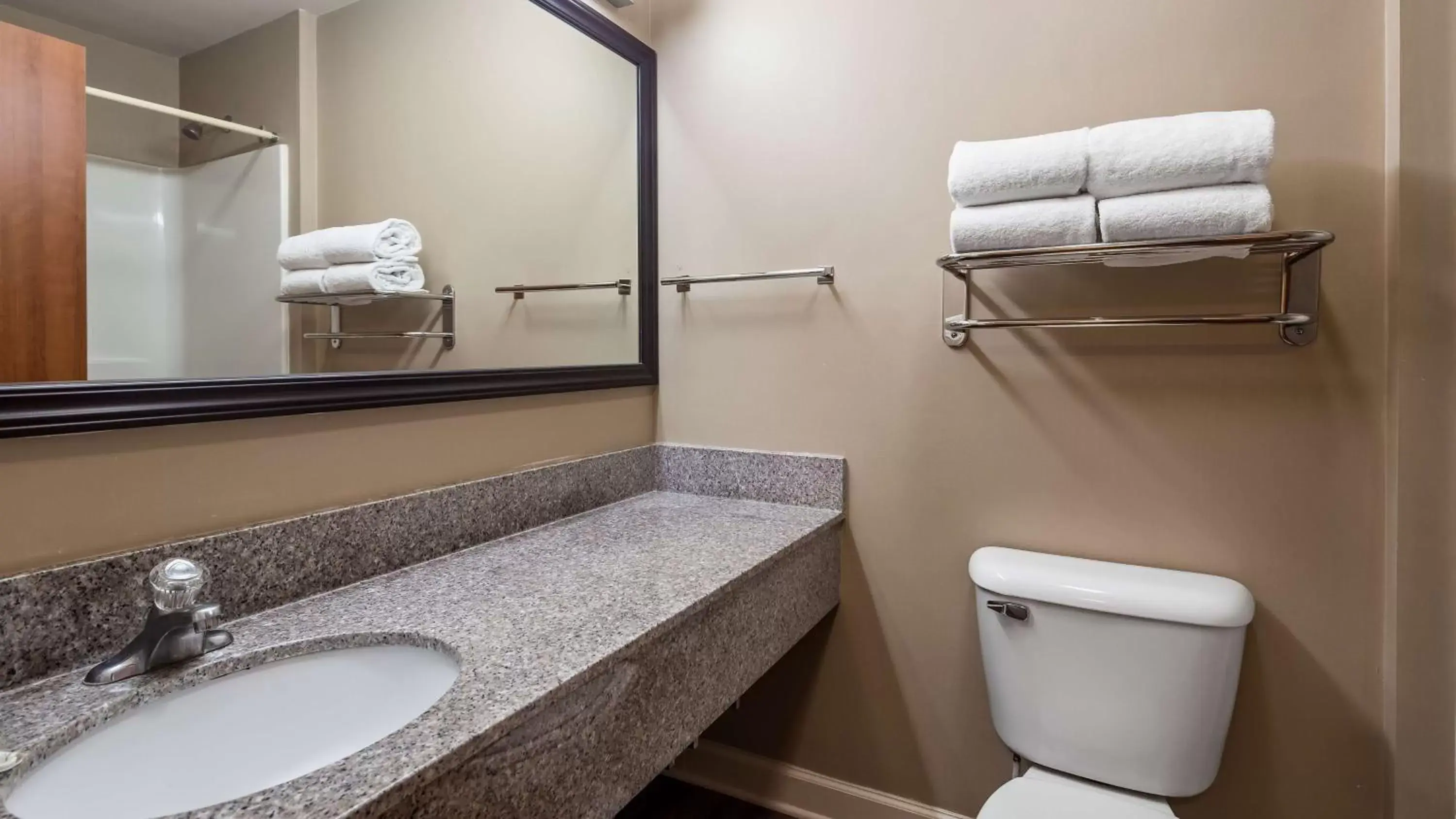 Bathroom in Best Western Ocean City Hotel and Suites