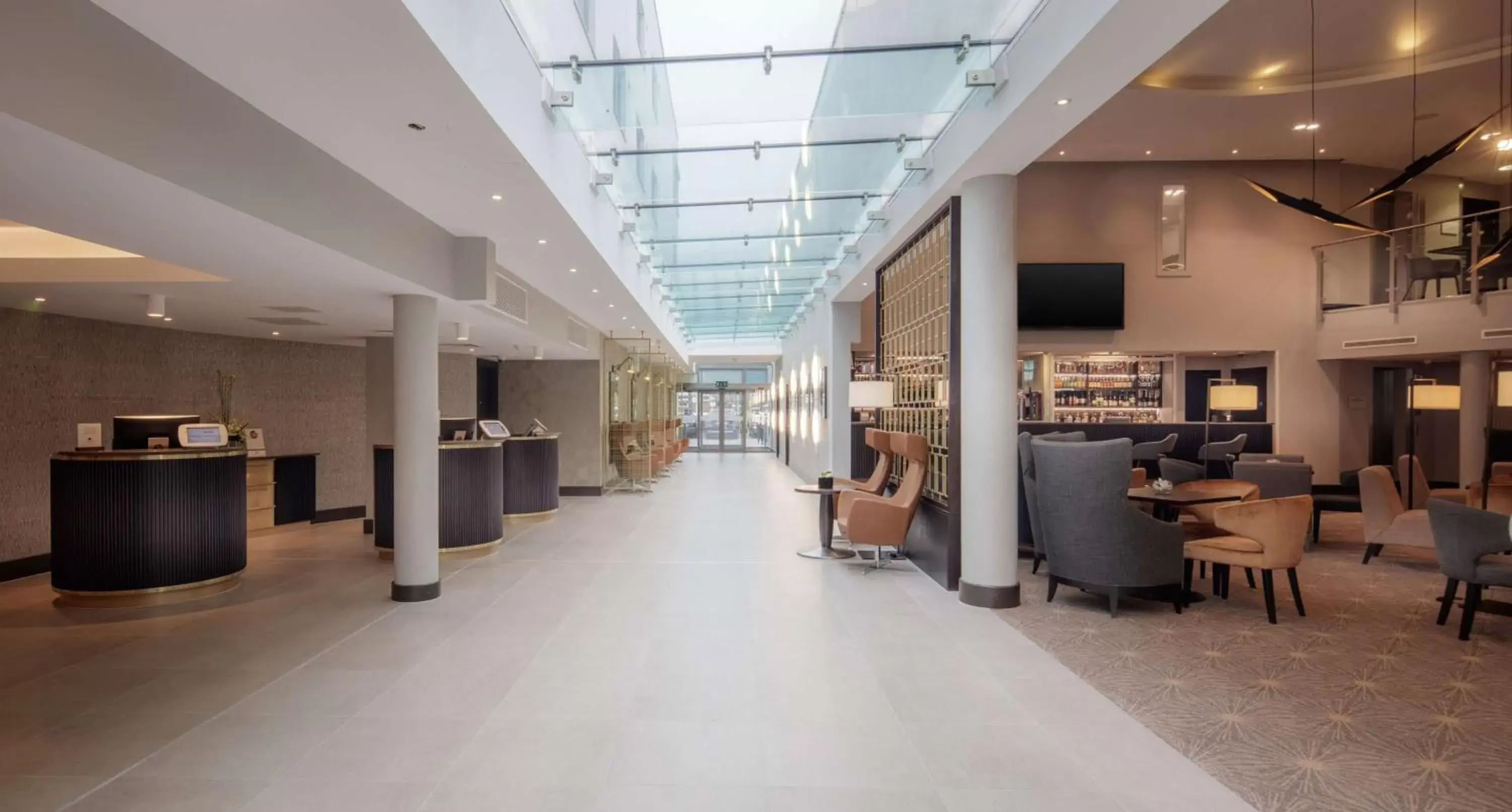 Lobby or reception, Lobby/Reception in DoubleTree by Hilton London Heathrow Airport