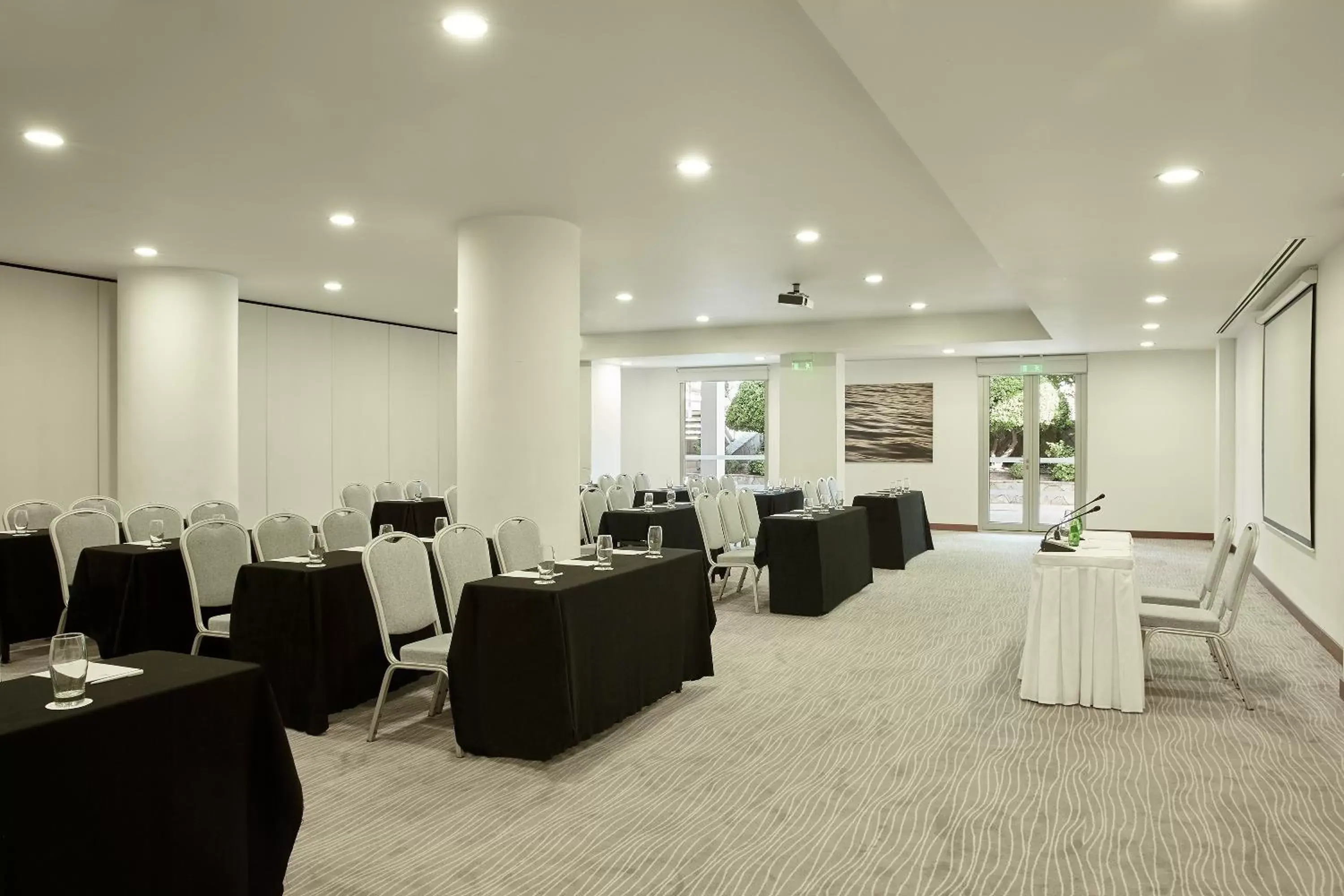 Business facilities in Lucy Hotel