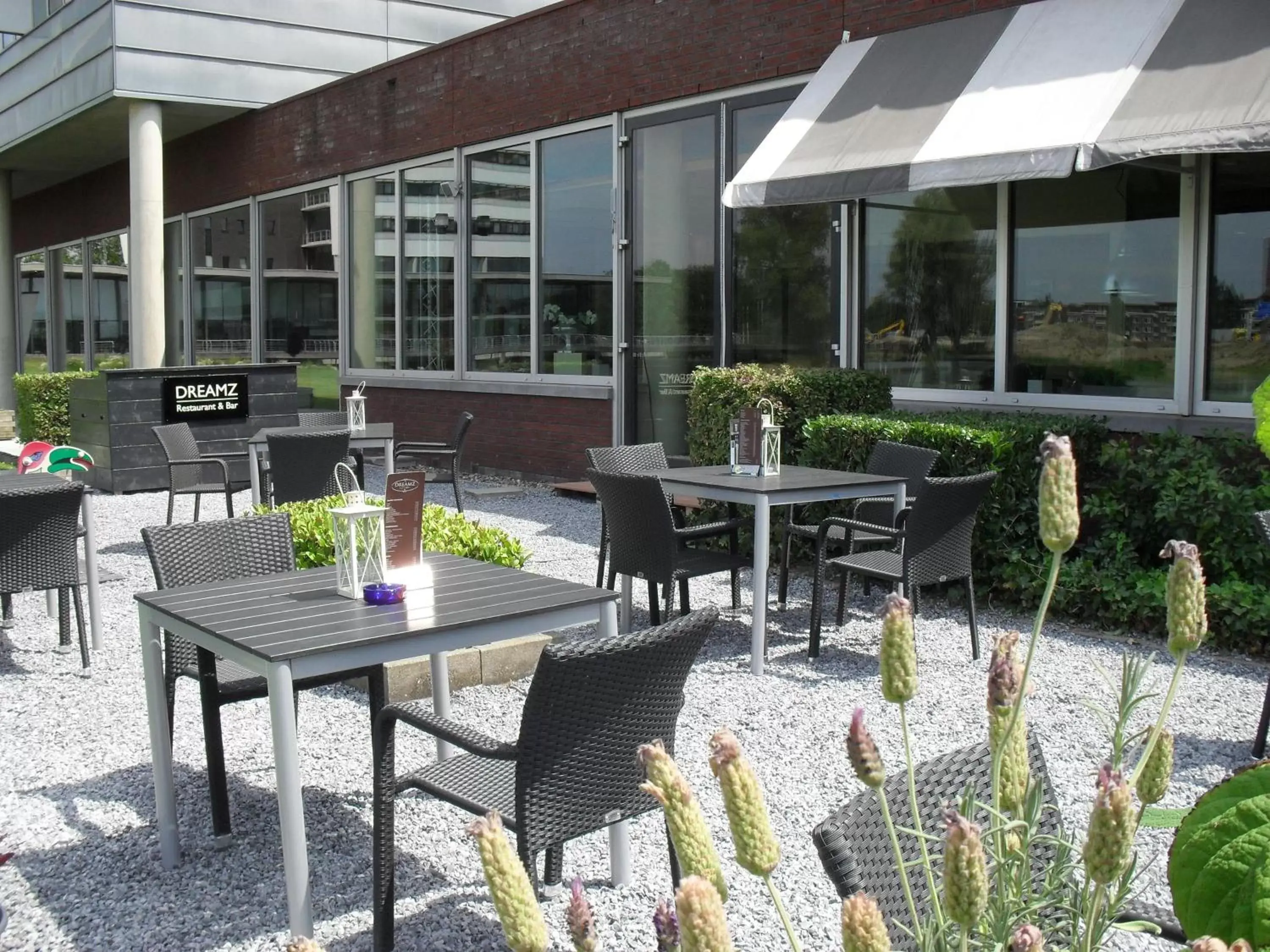 Balcony/Terrace, Restaurant/Places to Eat in Select Hotel Maastricht