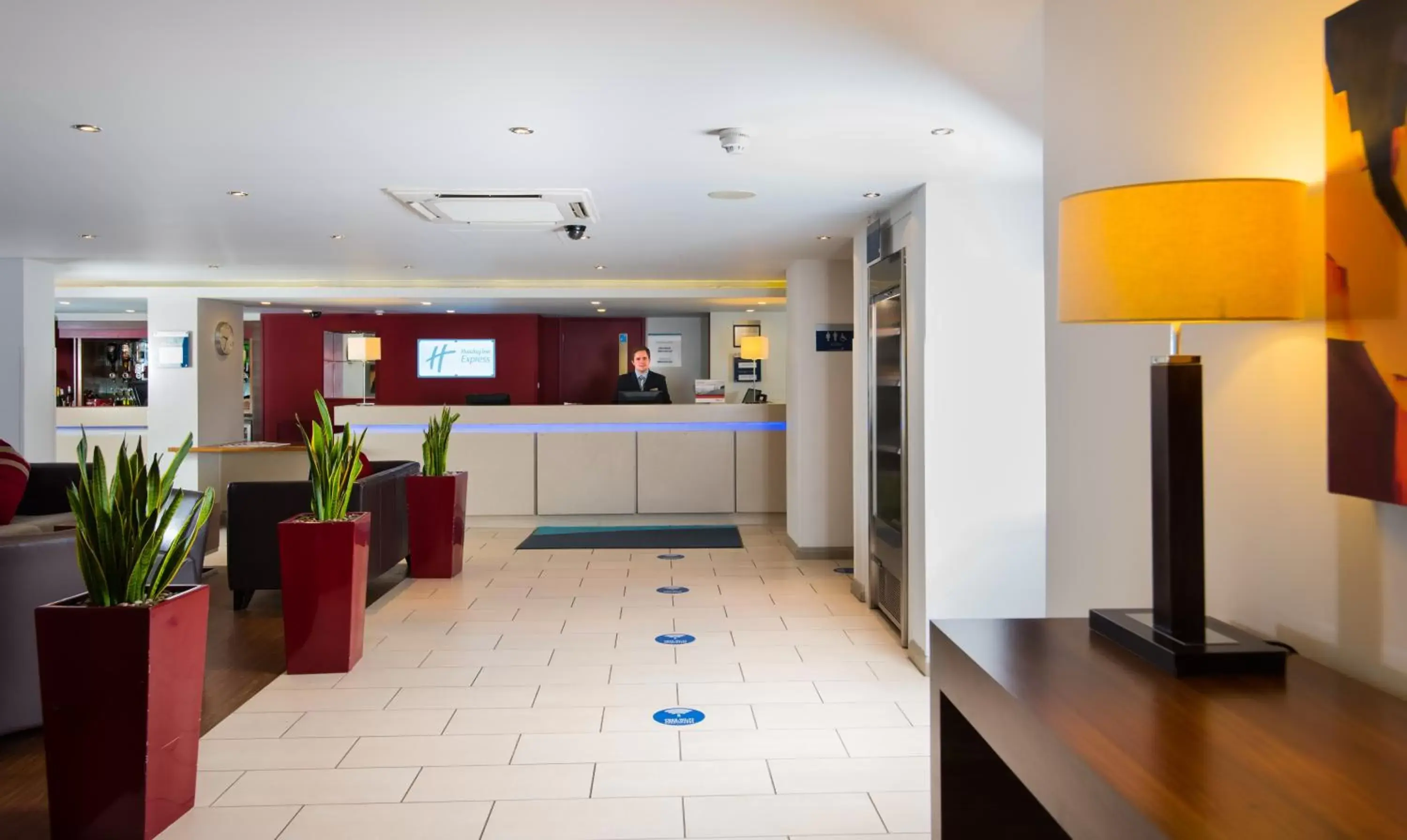 Lobby or reception, Lobby/Reception in Holiday Inn Express Warwick - Stratford-upon-Avon, an IHG Hotel