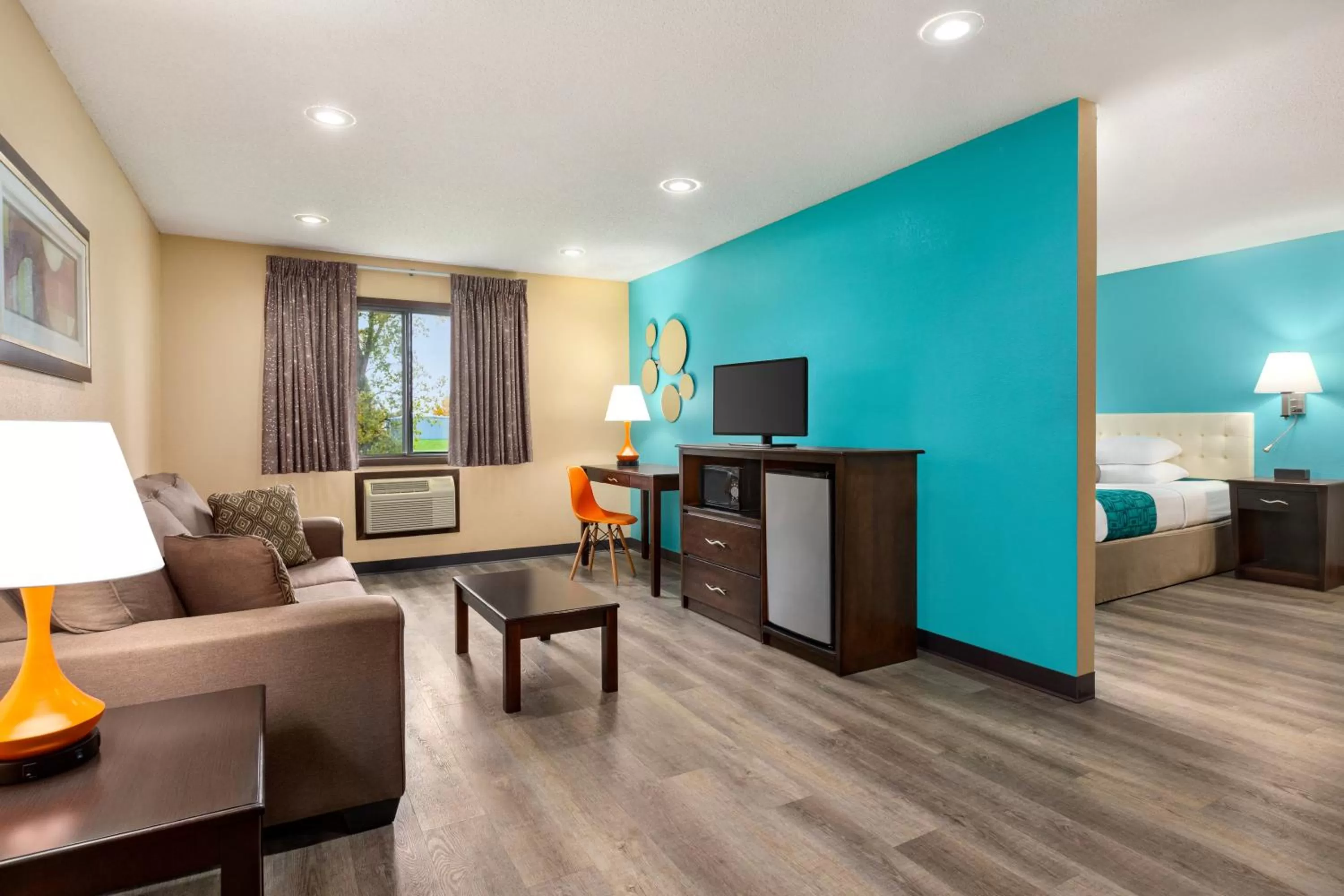 Howard Johnson by Wyndham Waterloo/Cedar Falls