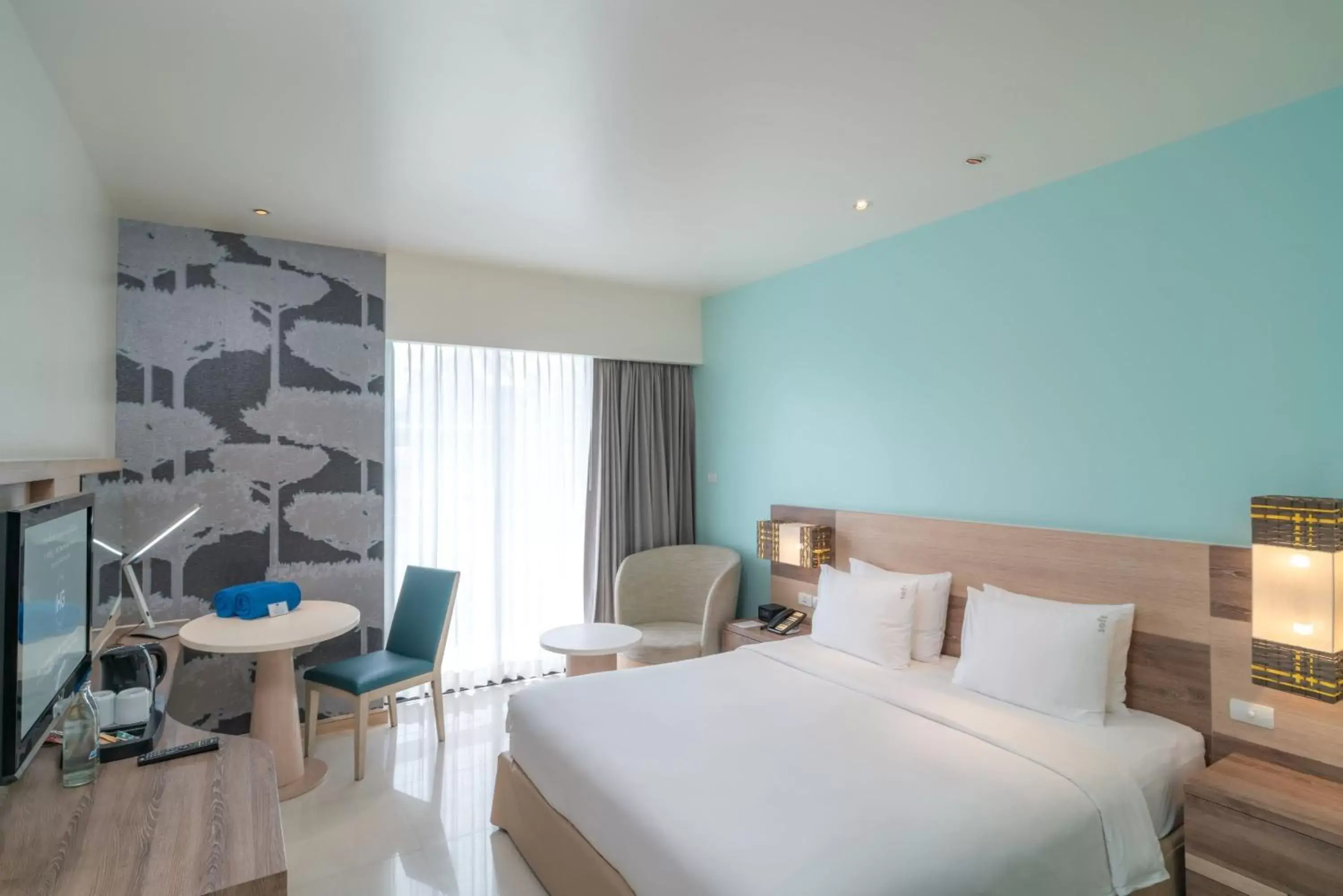 Photo of the whole room in Holiday Inn Express Phuket Patong Beach Central, an IHG Hotel