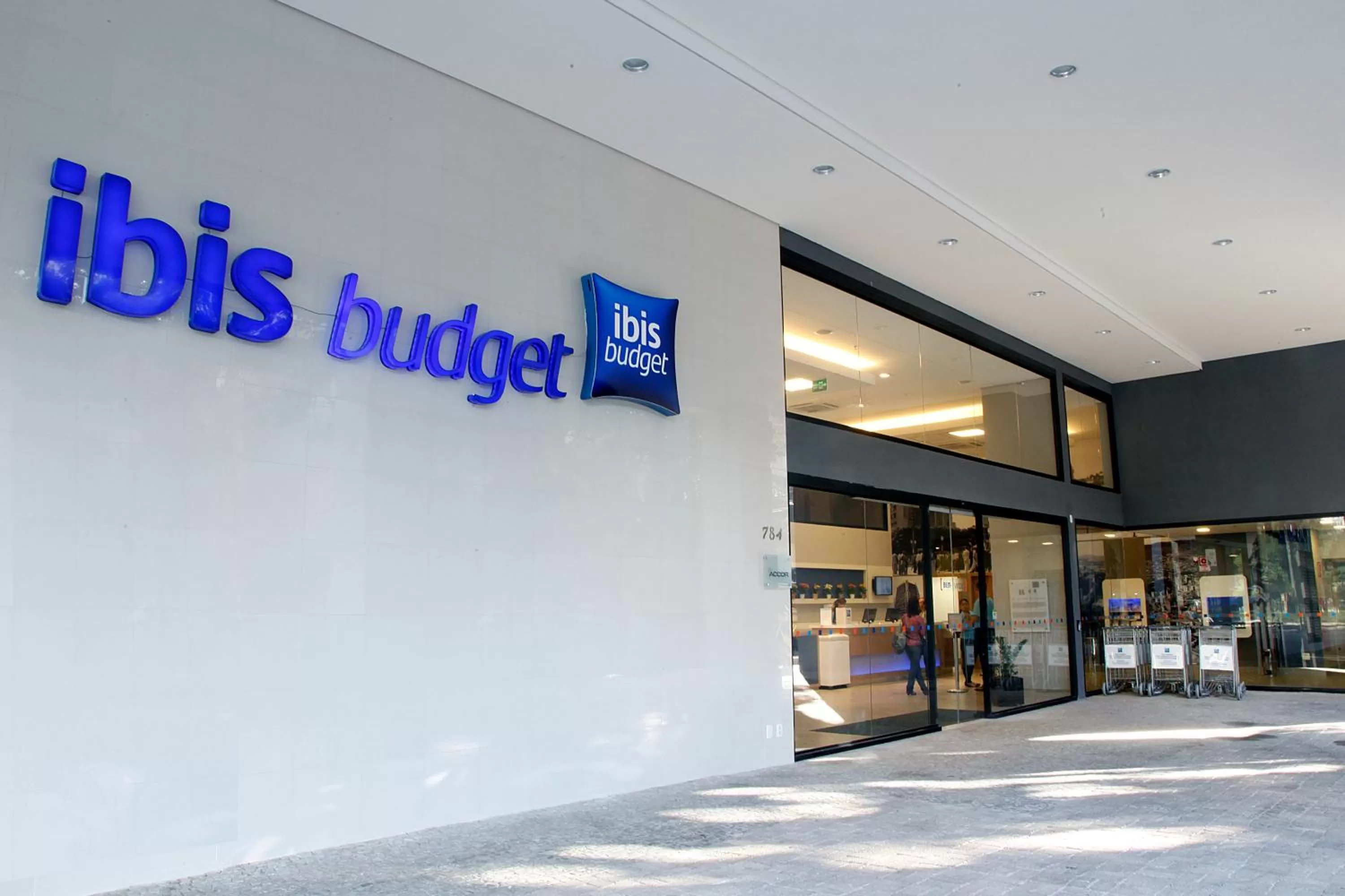 Facade/entrance in ibis budget BH Afonso Pena Savassi