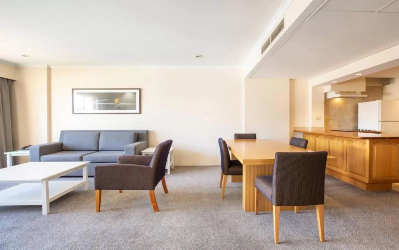 Living room in Holiday Inn Sydney Potts Point