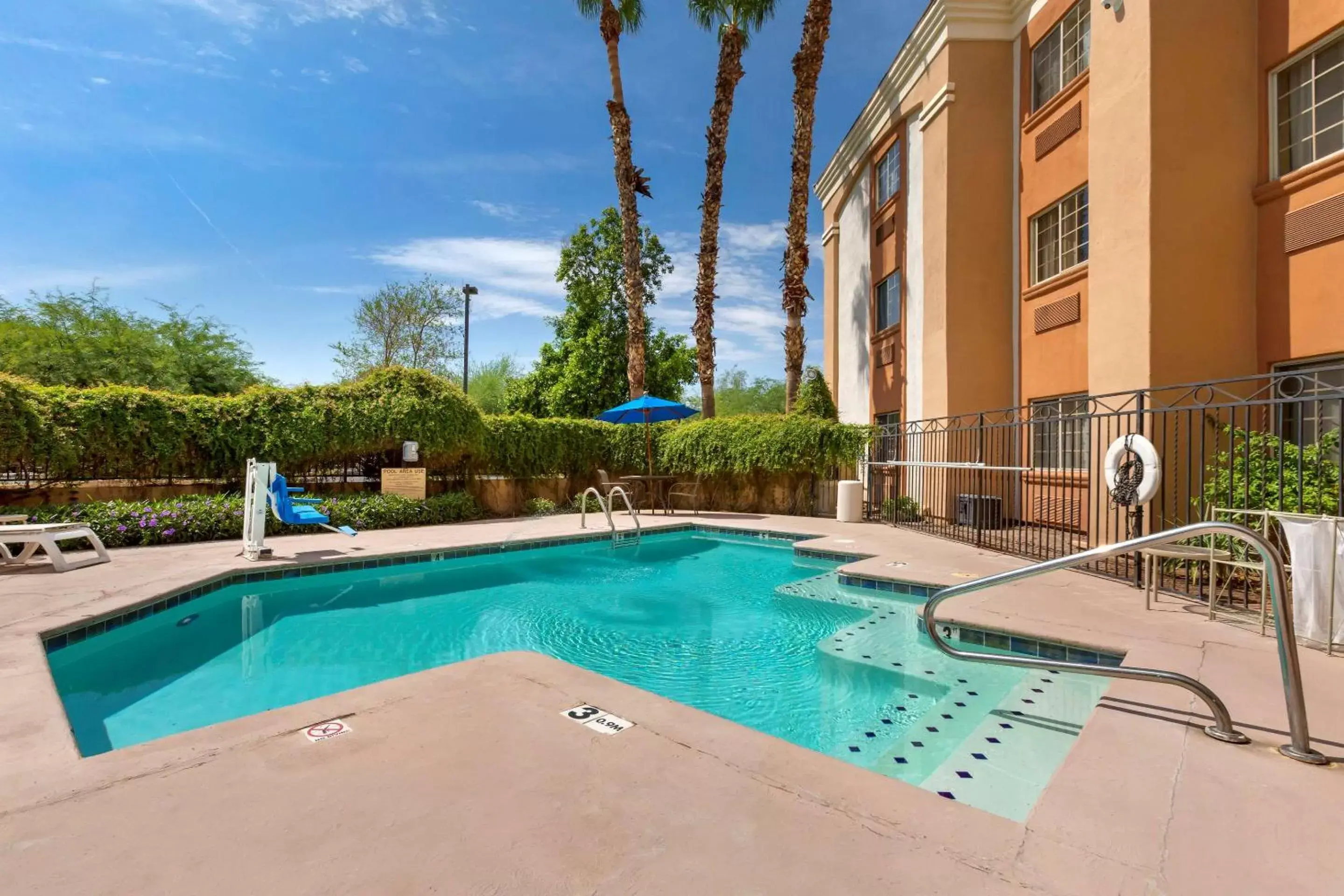 Swimming Pool in Comfort Inn & Suites North Glendale and Peoria