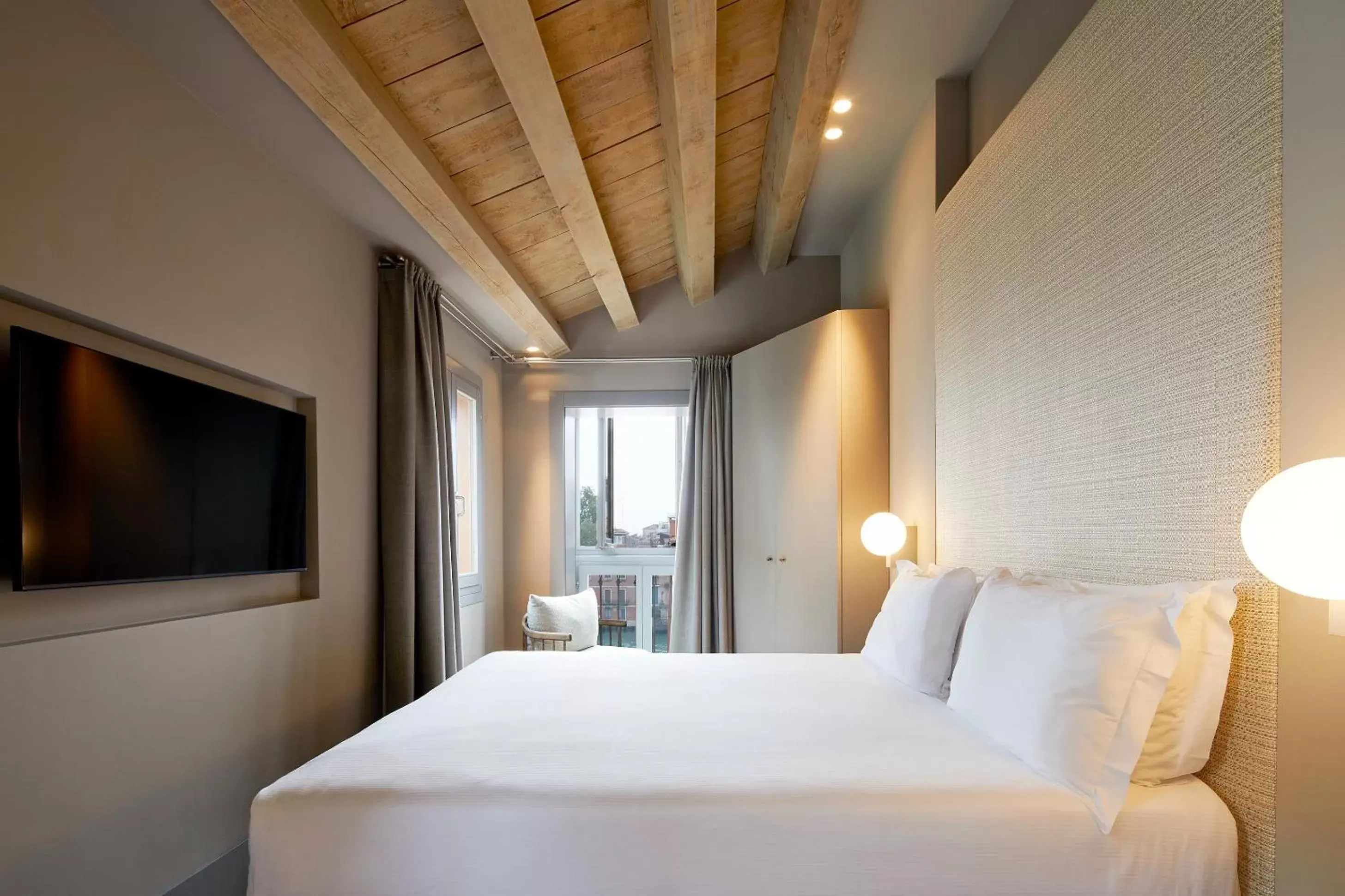 Bed in Hotel Dei Dragomanni