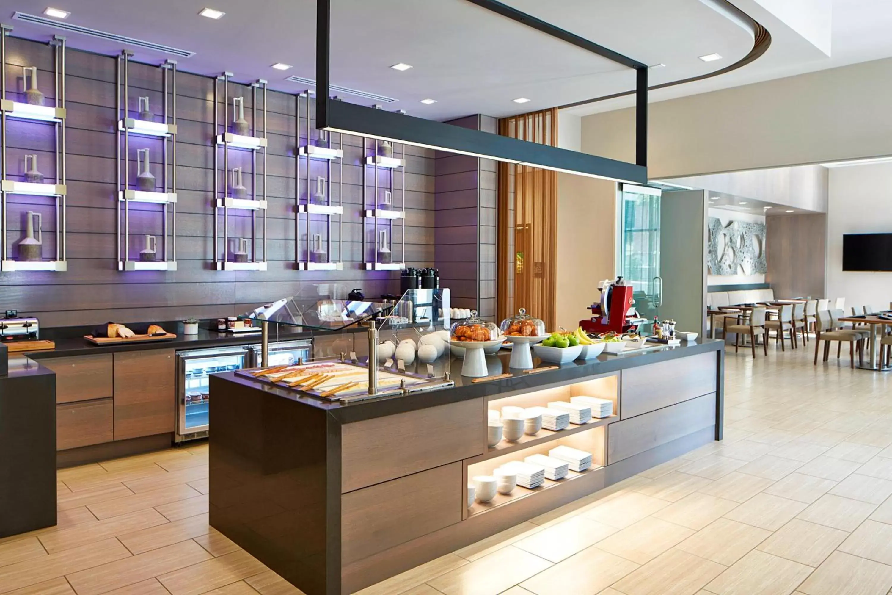 Kitchen or kitchenette, Restaurant/Places to Eat in AC Hotel by Marriott Seattle Bellevue/Downtown