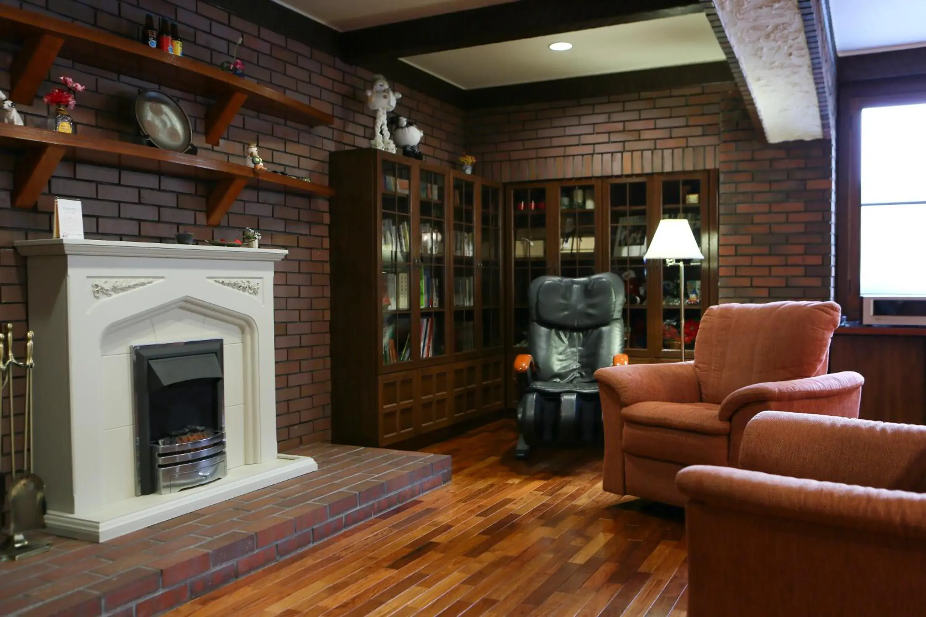 Communal lounge/ TV room, Seating Area in Shiga Palace Hotel