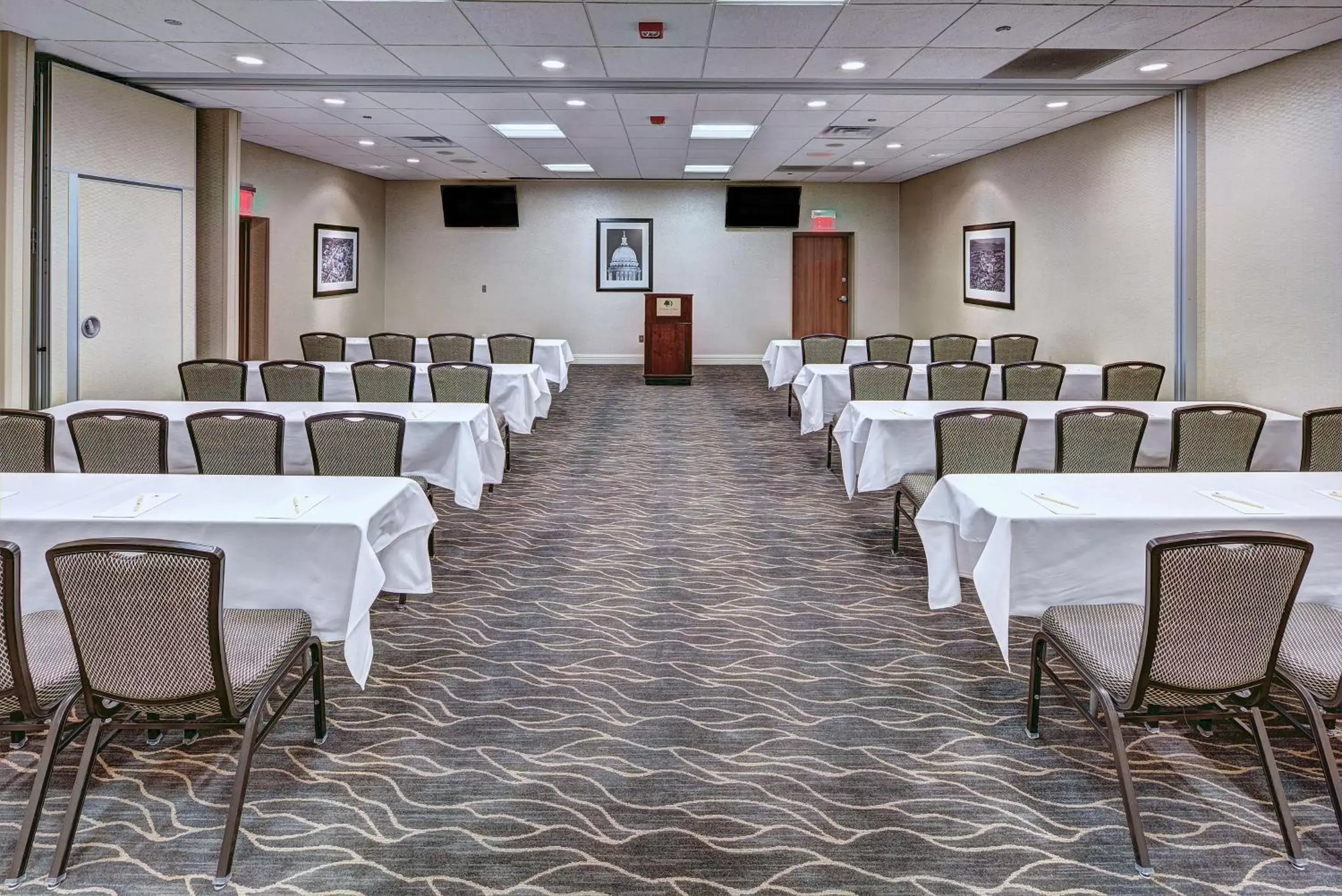 Meeting/conference room in DoubleTree by Hilton Madison Downtown