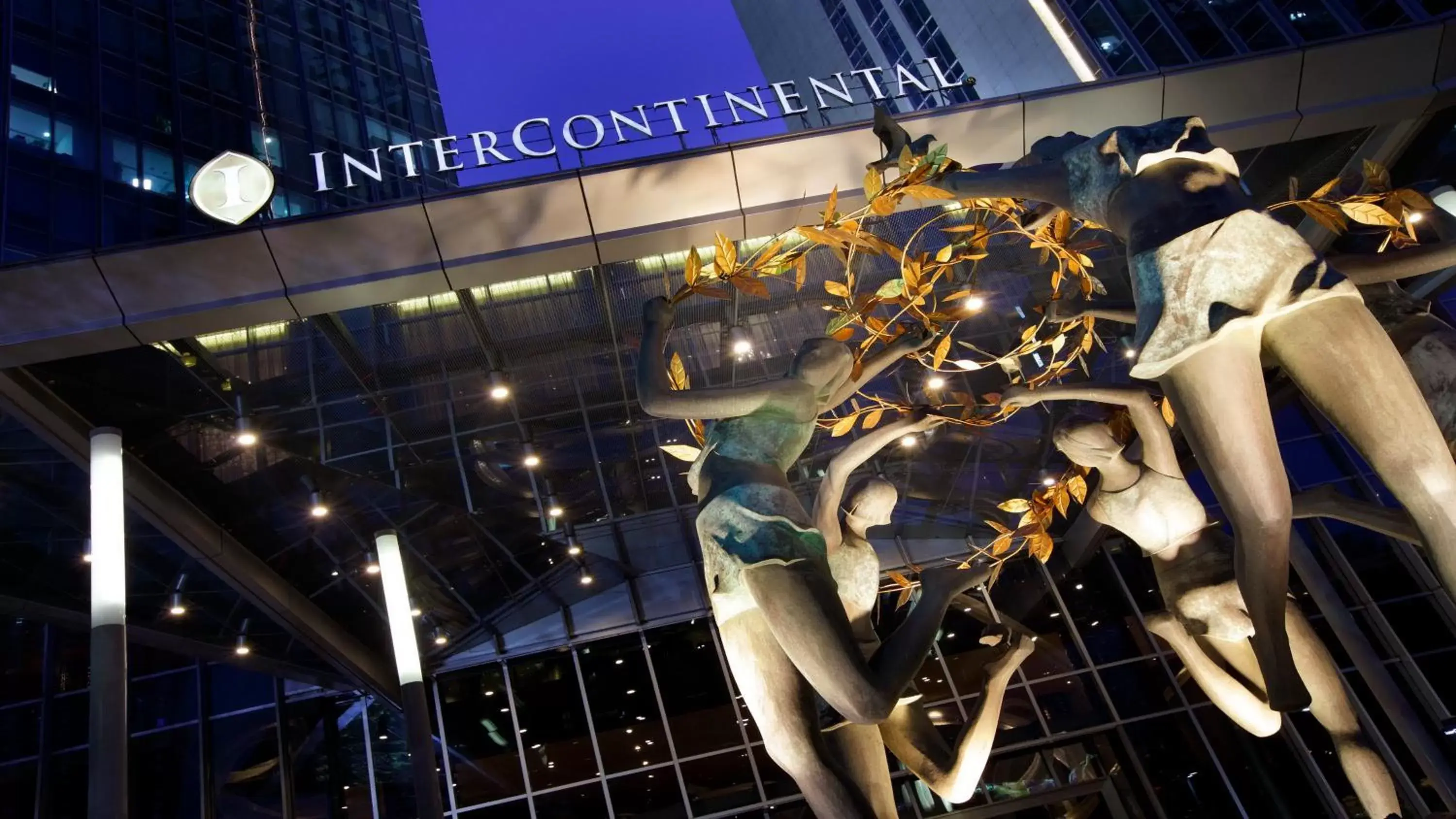 Property building in InterContinental Shanghai Jing' An by IHG Property building in InterContinental Shanghai Jing' An by IHG