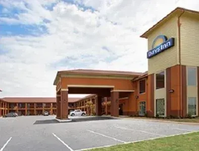 Facade/entrance, Property Building in Days Inn by Wyndham Dilley