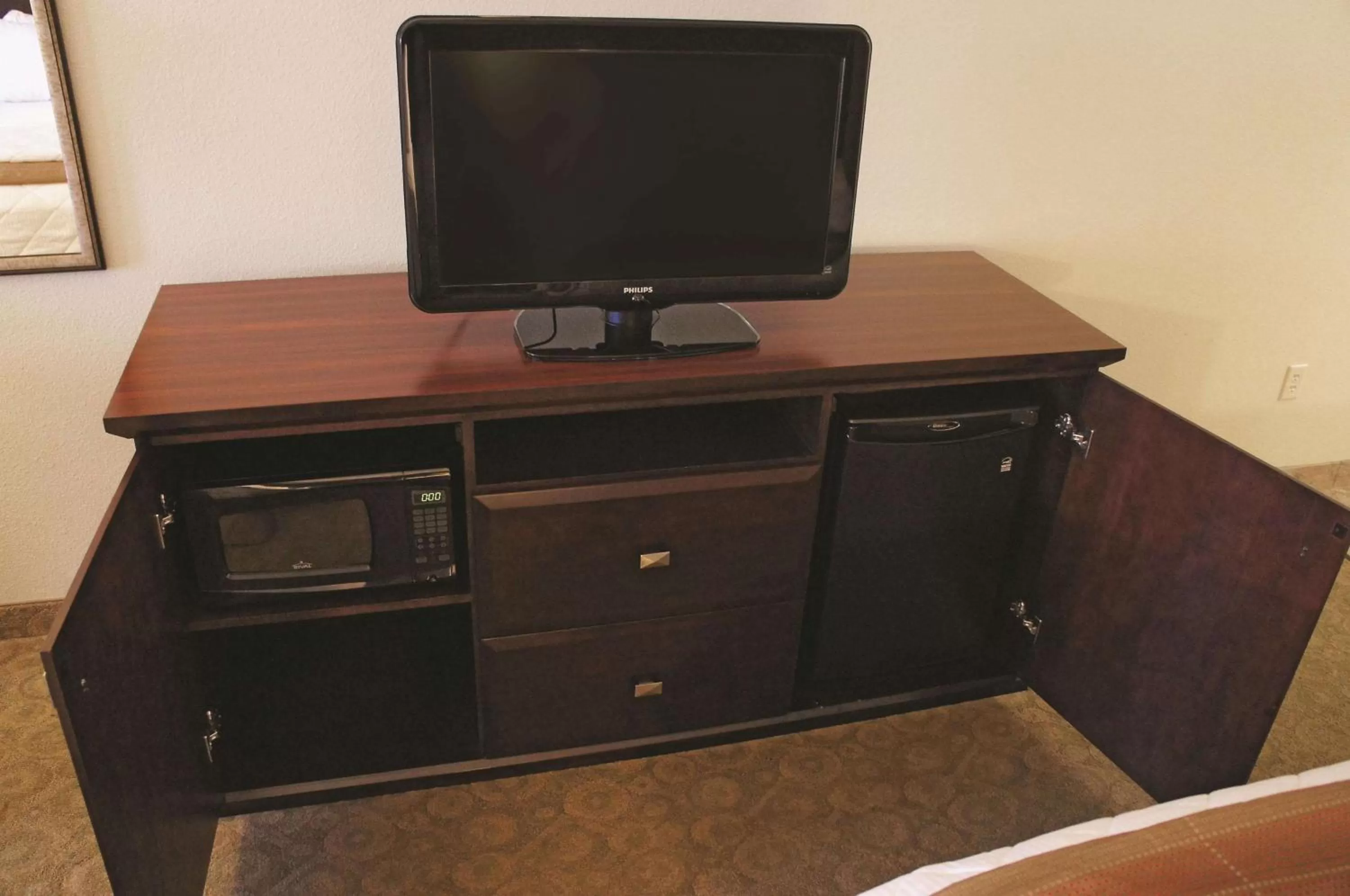 Photo of the whole room in La Quinta by Wyndham Bismarck