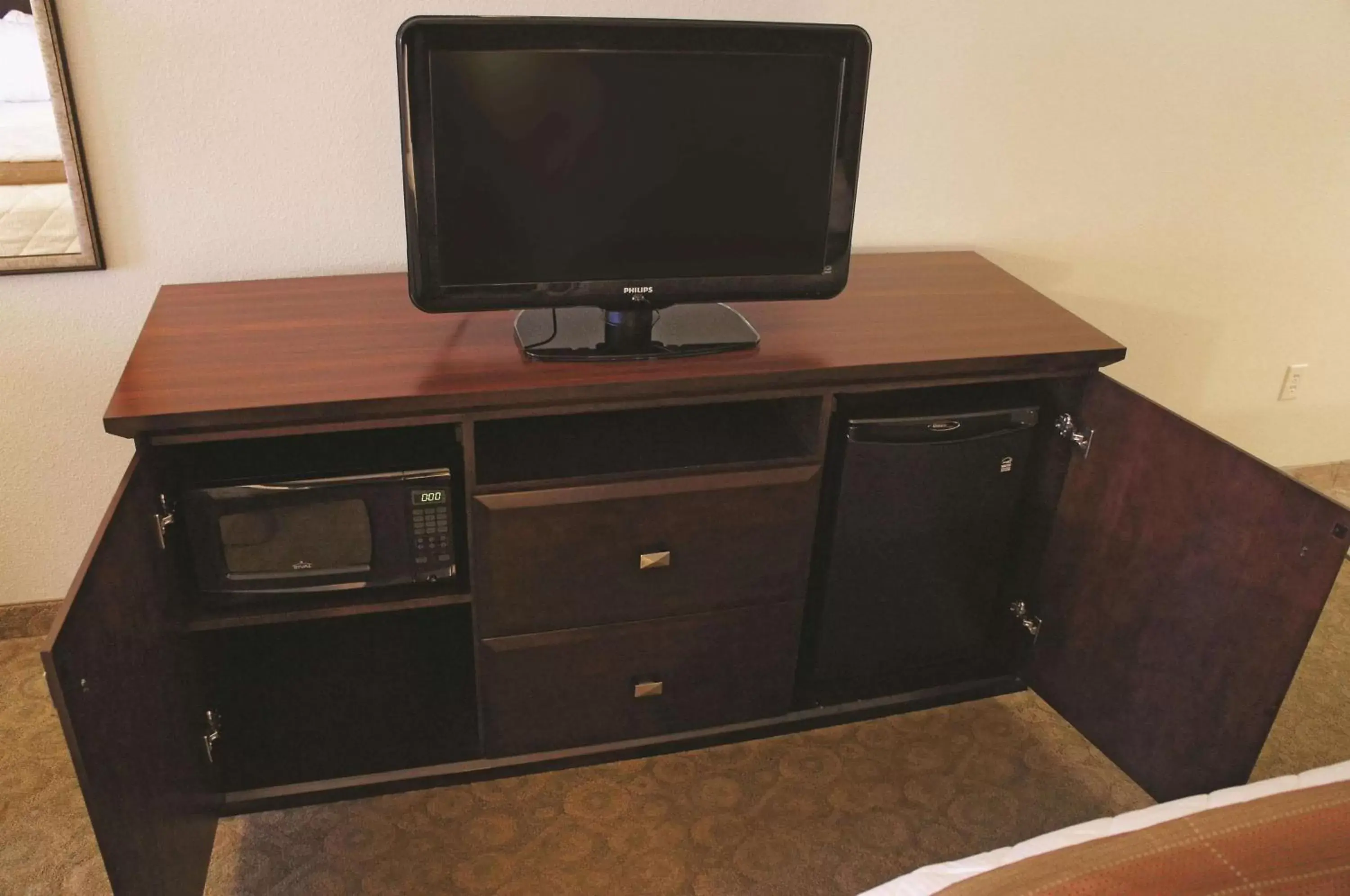 Photo of the whole room in La Quinta by Wyndham Bismarck Photo of the whole room in La Quinta by Wyndham Bismarck