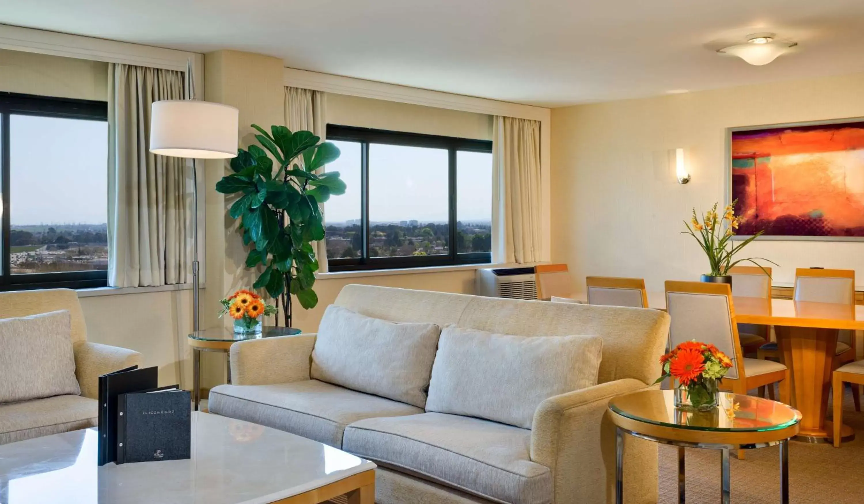 Living room, Seating Area in Hilton San Francisco Airport Bayfront - No Resort Fee