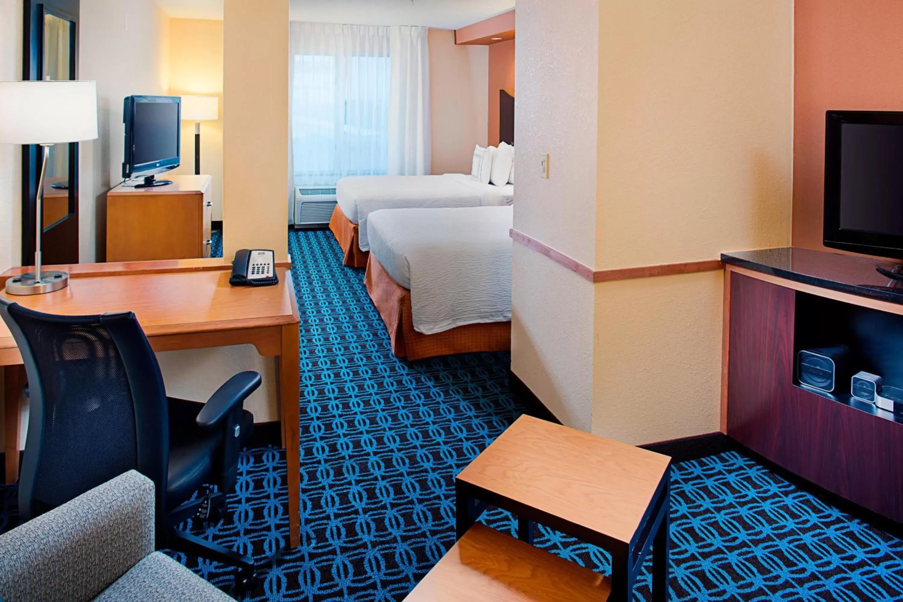 Photo of the whole room, Bed in Fairfield Inn & Suites by Marriott Jonesboro