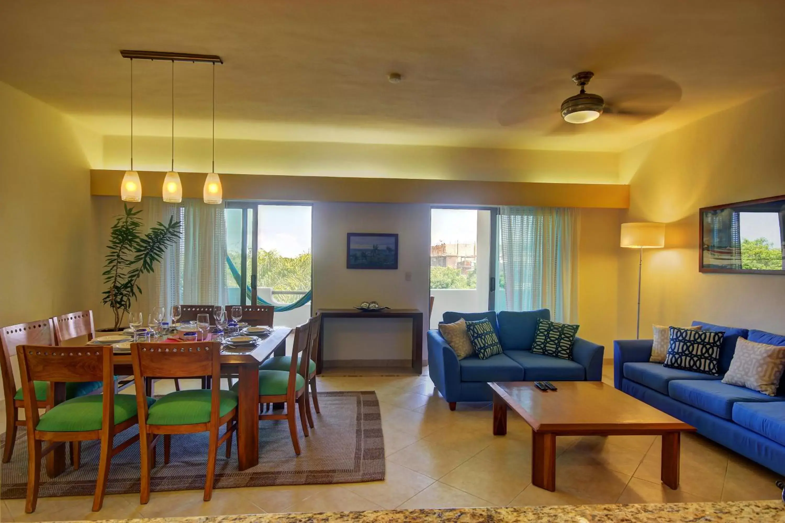 Living room, Lounge/Bar in Riviera Maya Suites