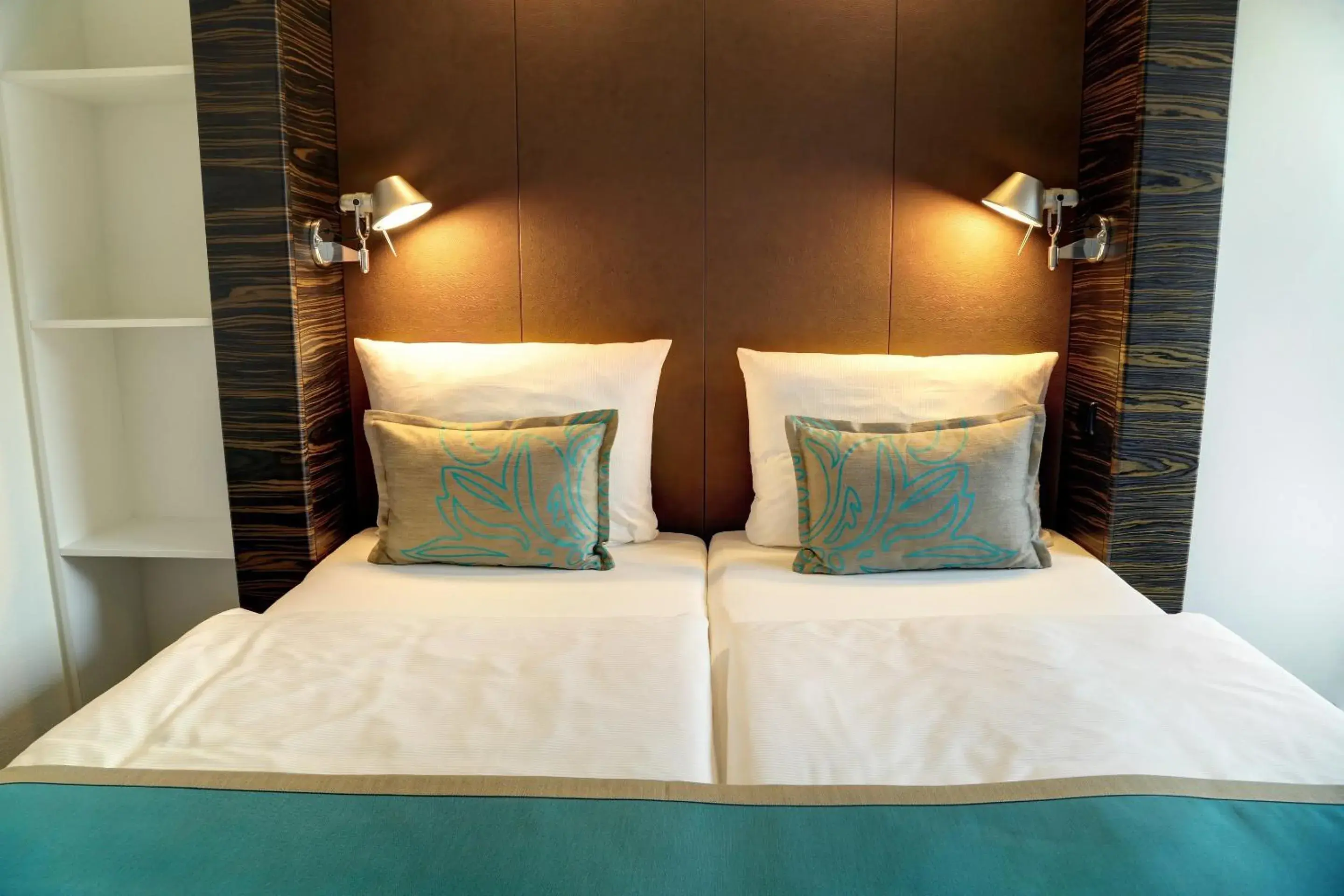 Photo of the whole room, Bed in Motel One Hamburg am Michel