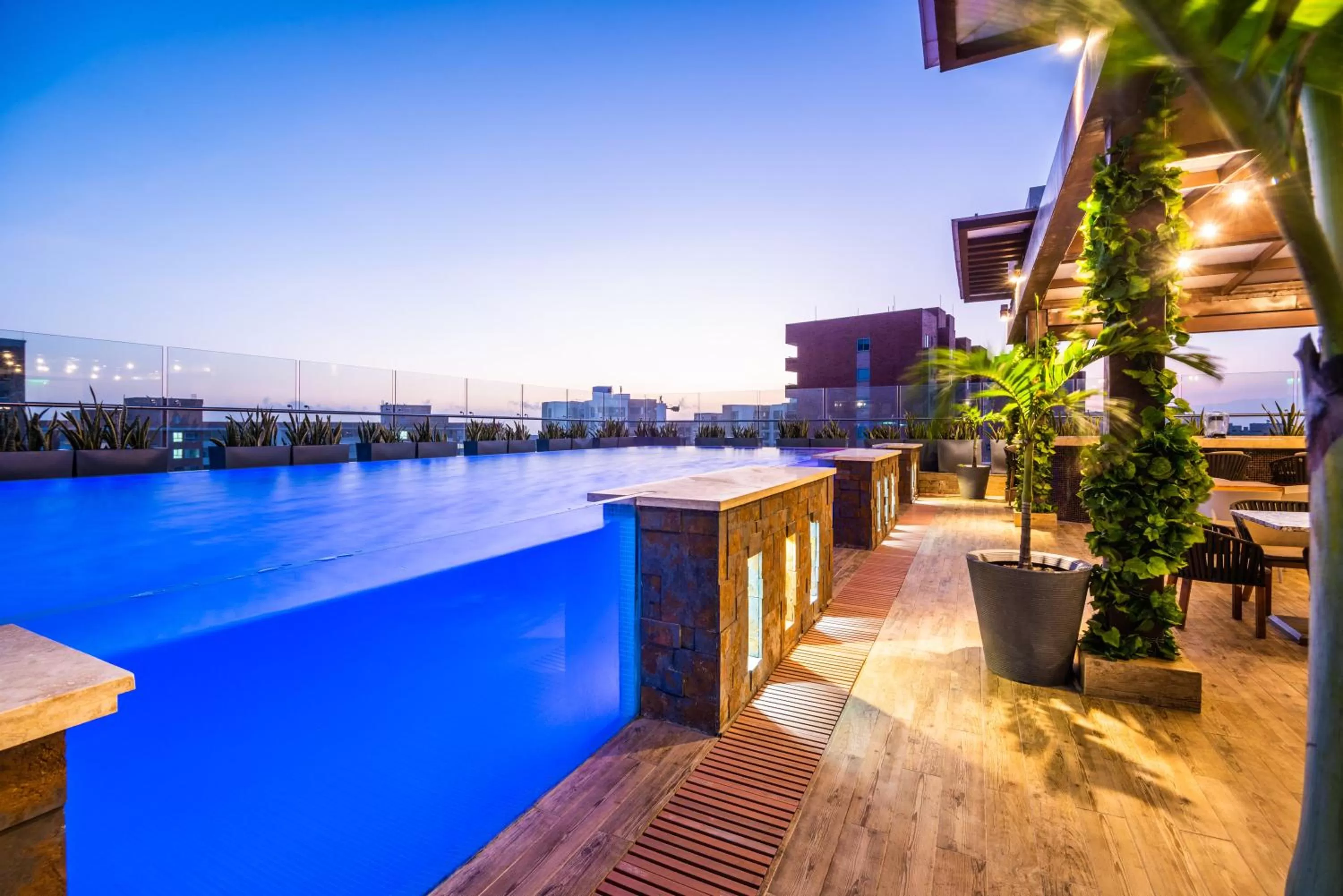 Swimming pool in Crowne Plaza Barranquilla by IHG