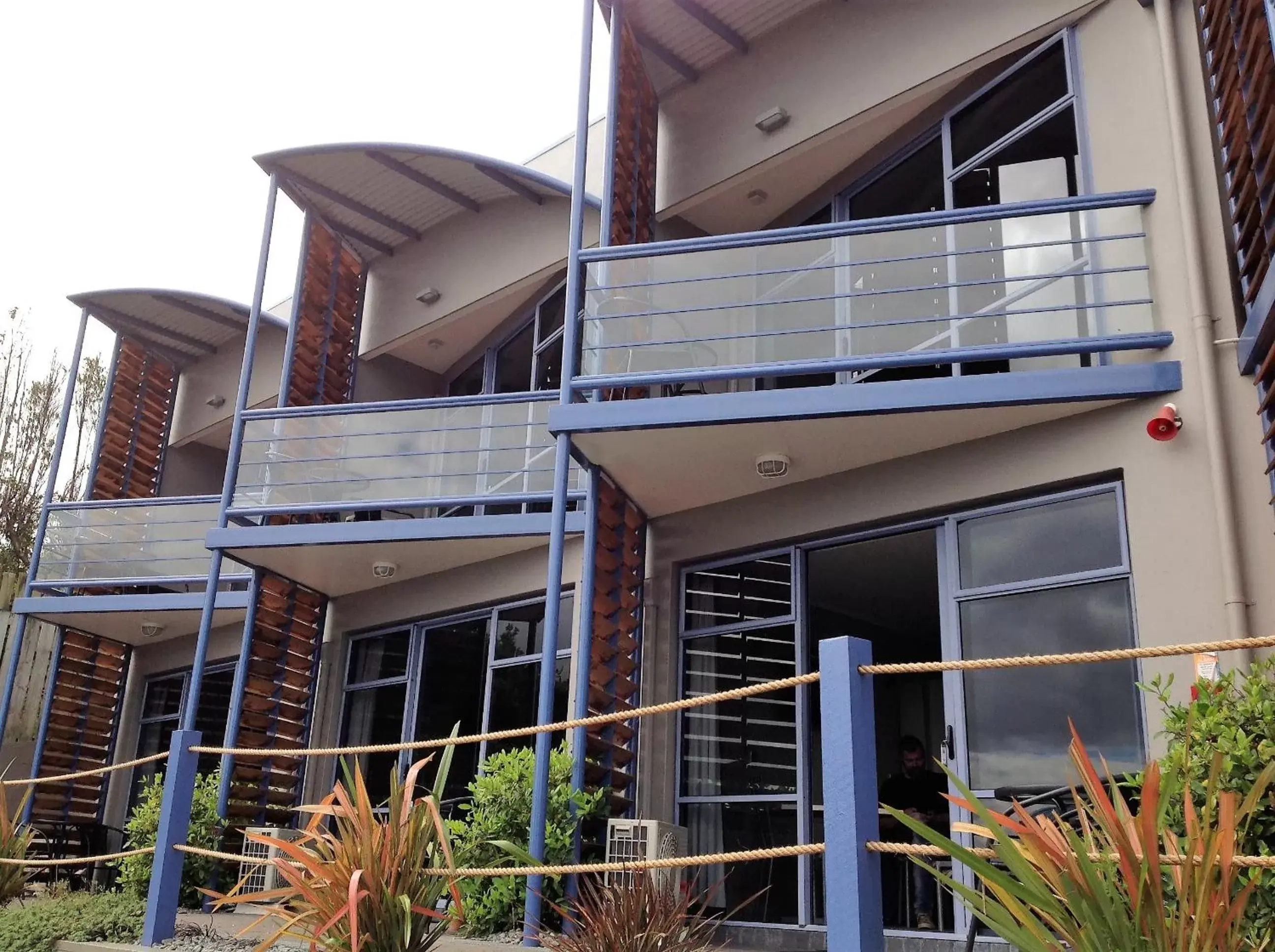 Property building in Sails on the Lake Property building in Sails on the Lake