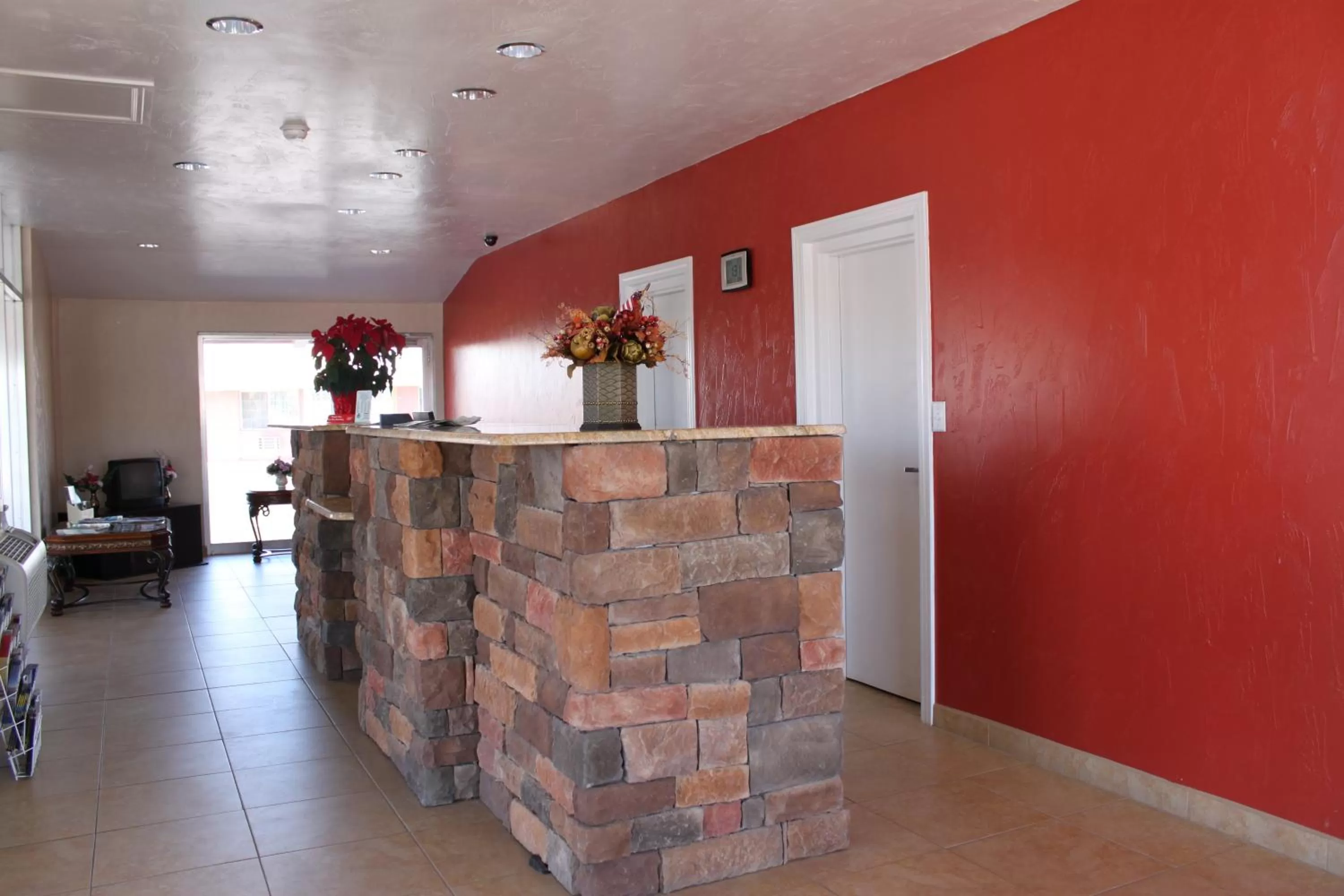 Coffee/tea facilities in Century 21 Motel