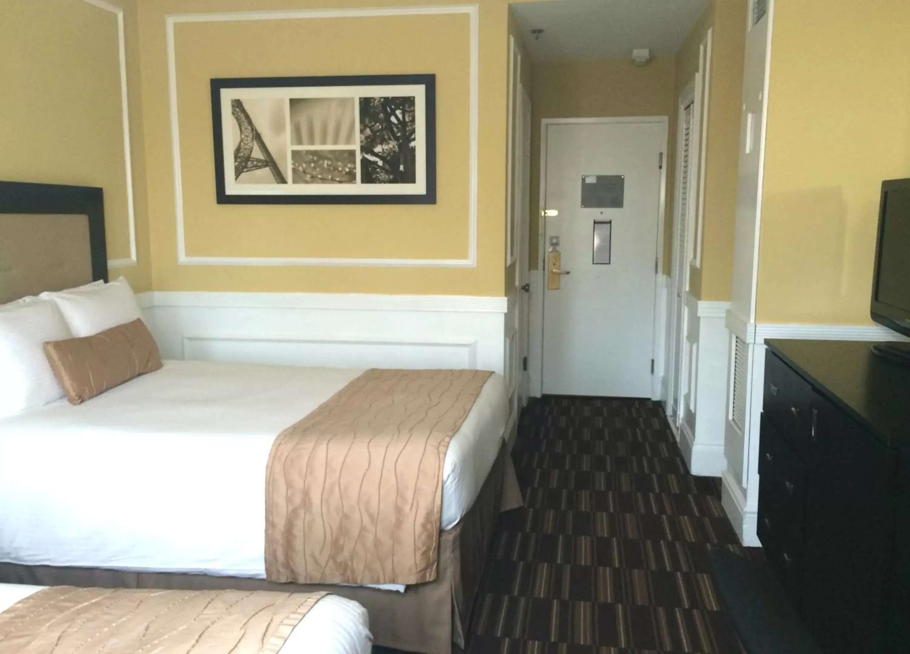 Superior Double Room with Two Double Beds in The Pickwick Hotel San Francisco