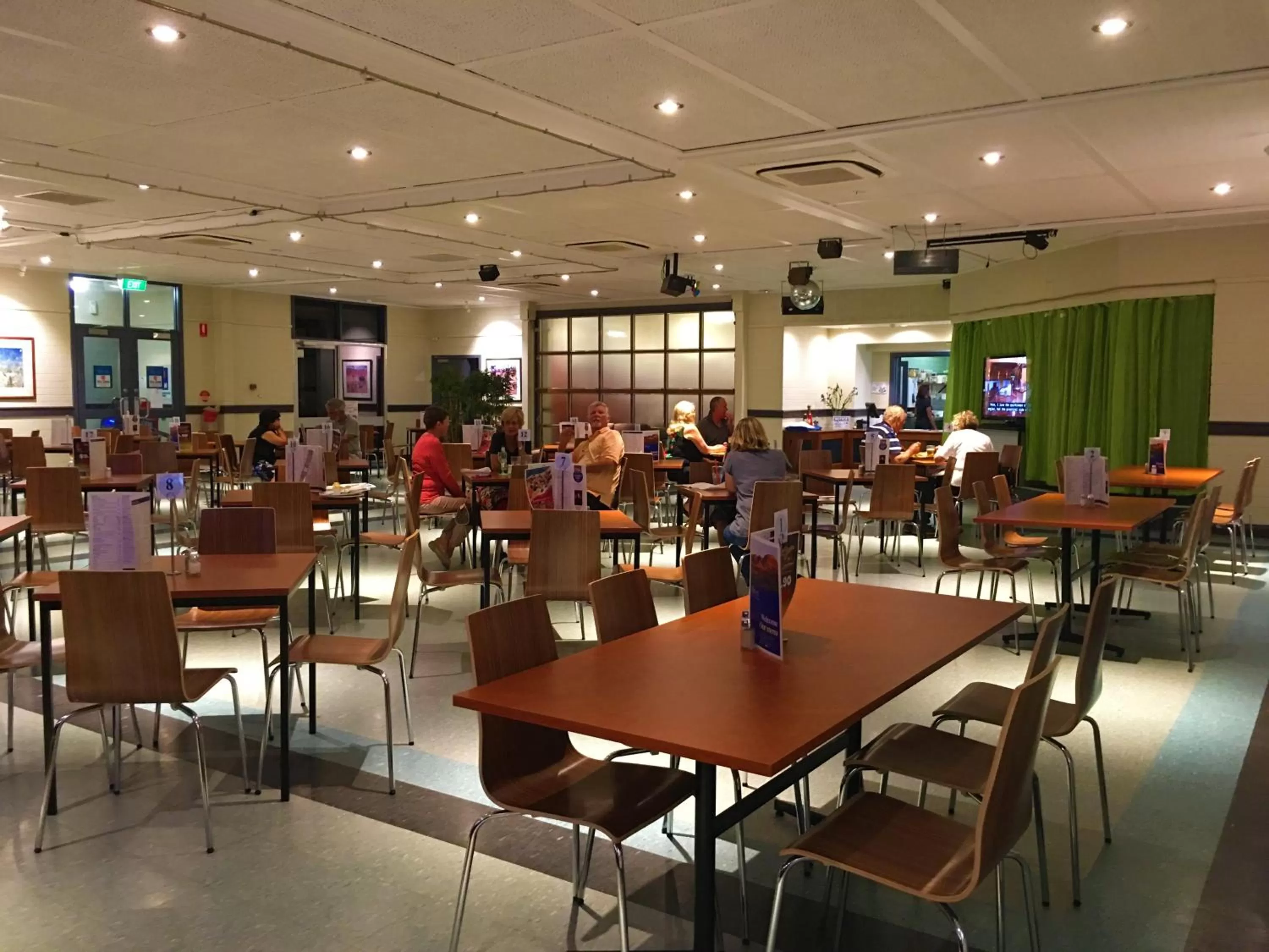 Restaurant/places to eat in Opal Inn Hotel, Motel, Caravan Park