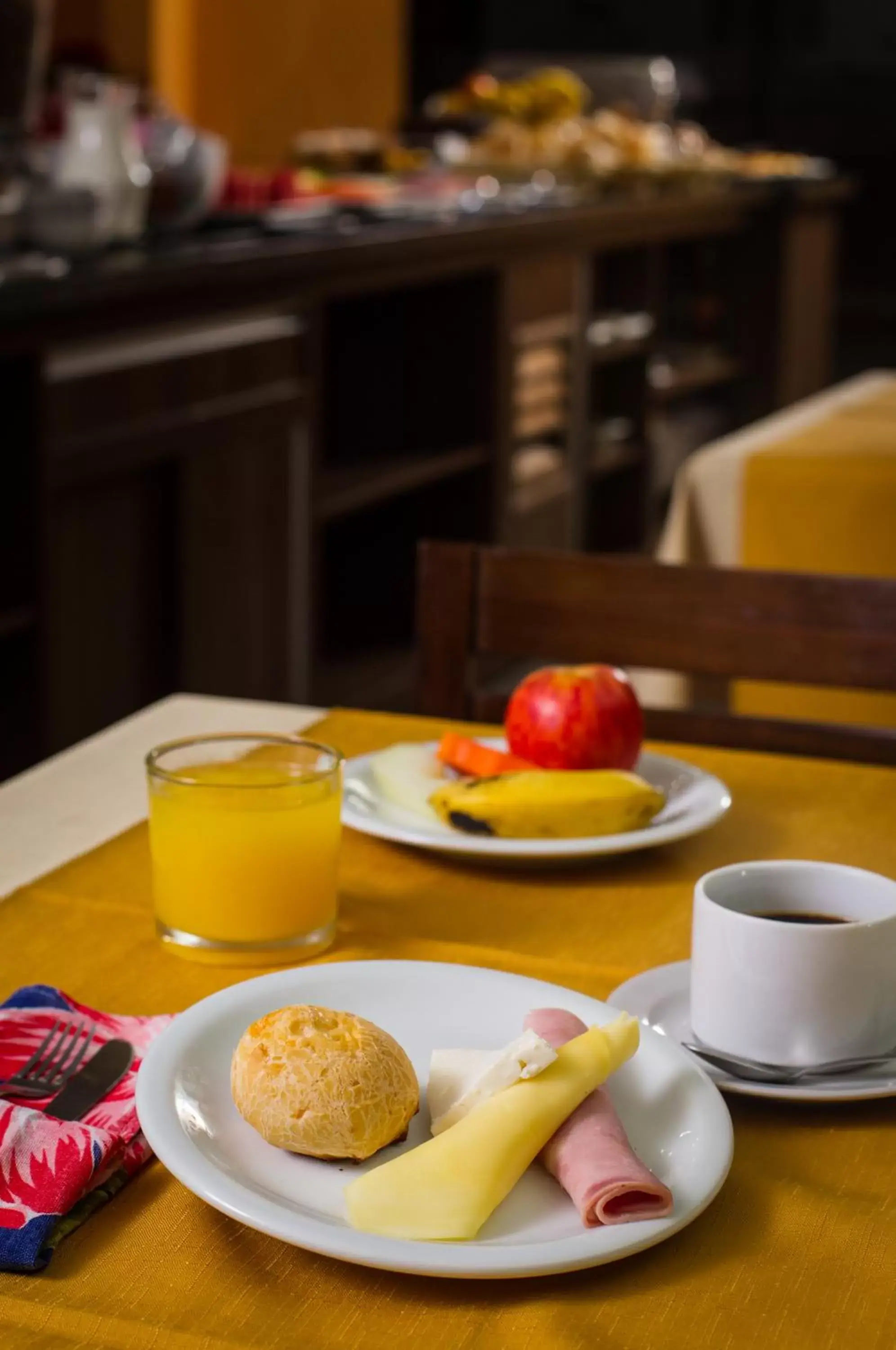 Breakfast in LEON PARK HOTEL e CONVENÇÕES - Melhor Custo Benefício