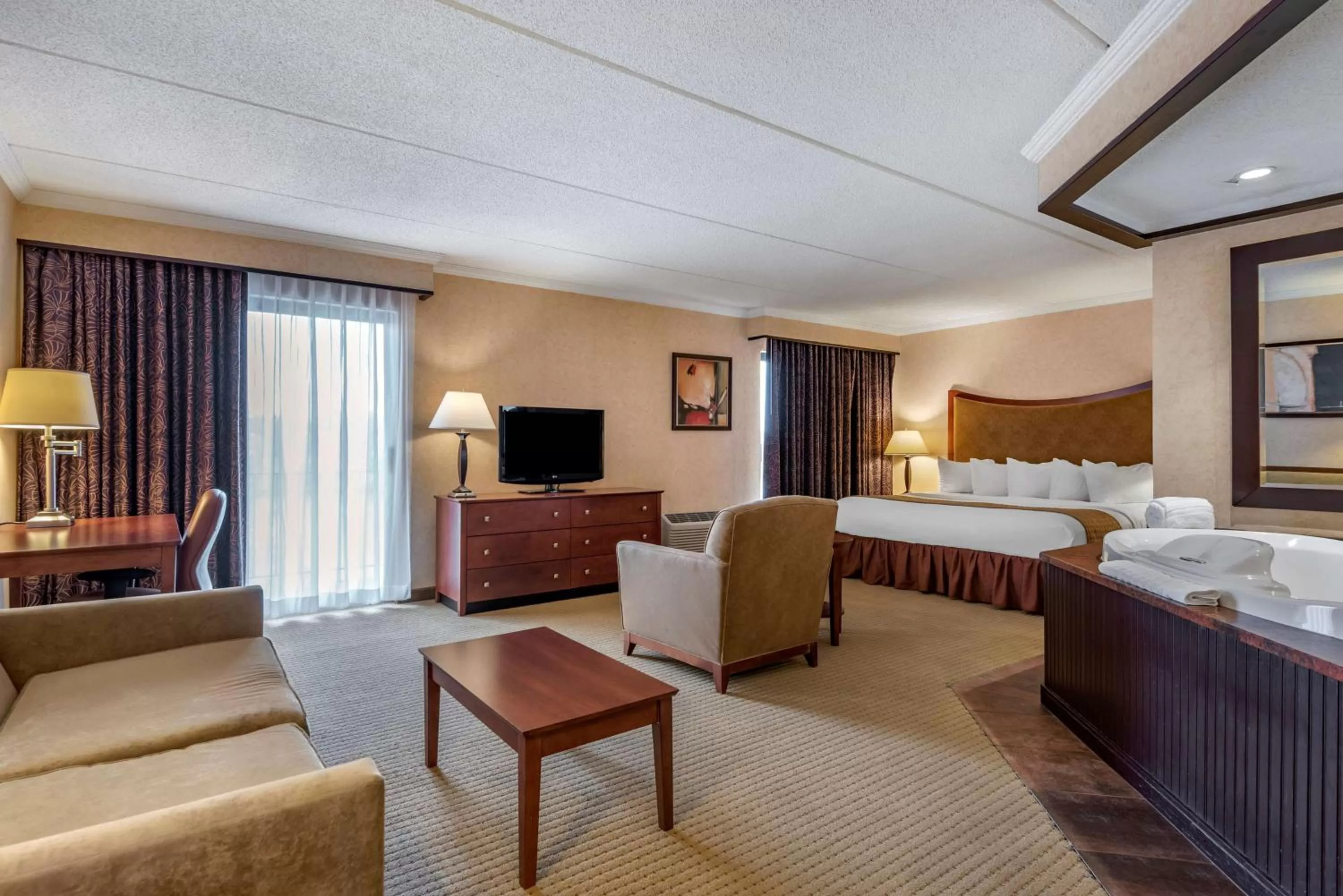 Bedroom, Bed in Best Western Plus Oswego Hotel and Conference Center