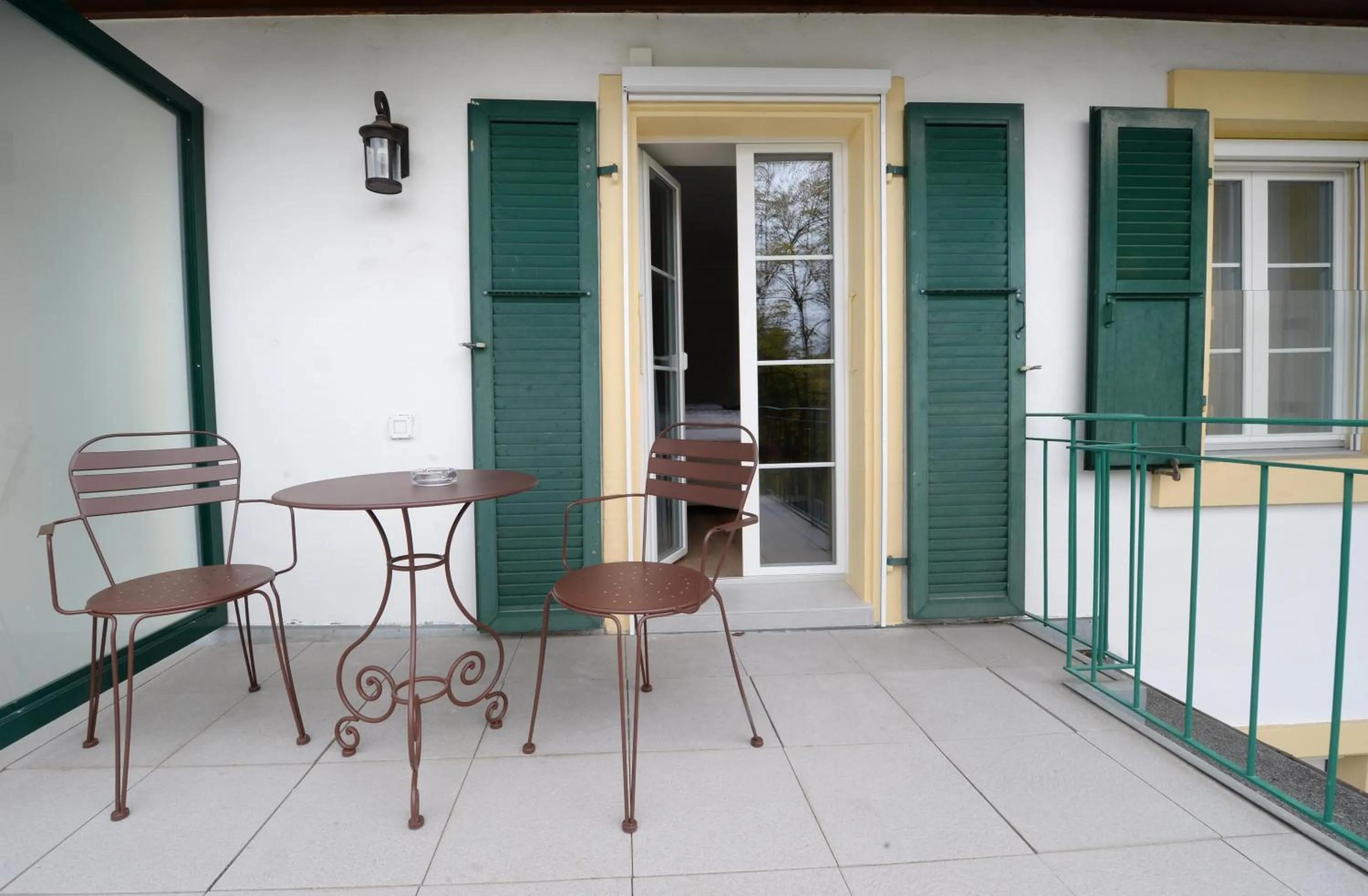Patio in Hôtel la Prairie