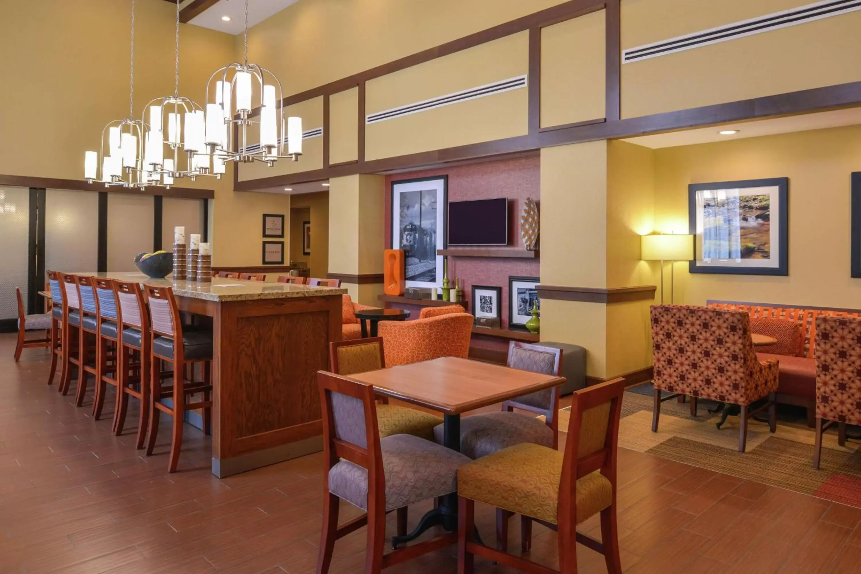 Lobby or reception, Lounge/Bar in Hampton Inn & Suites by Hilton Lonoke