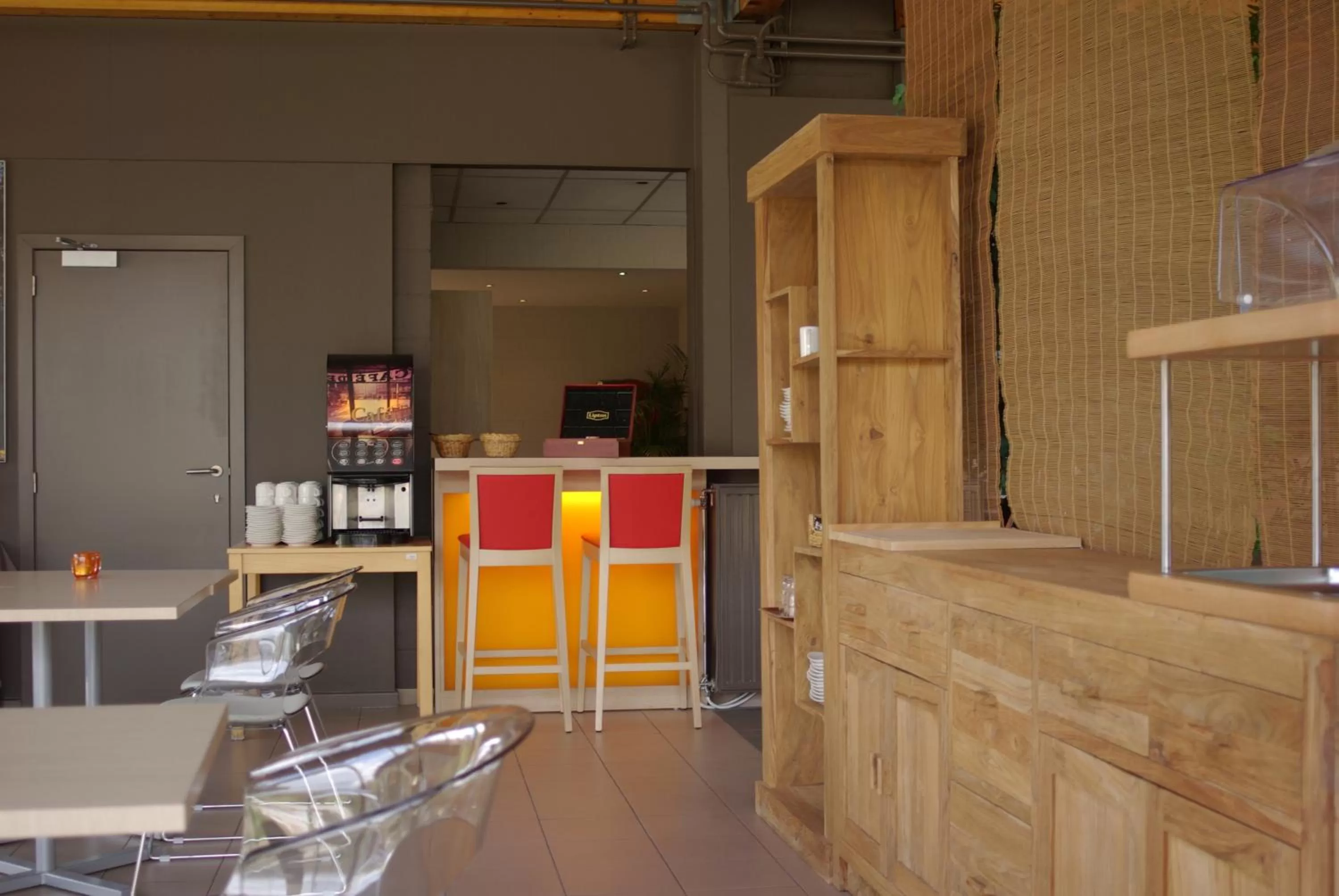 Dining area in Le Relais De La Haute Sambre