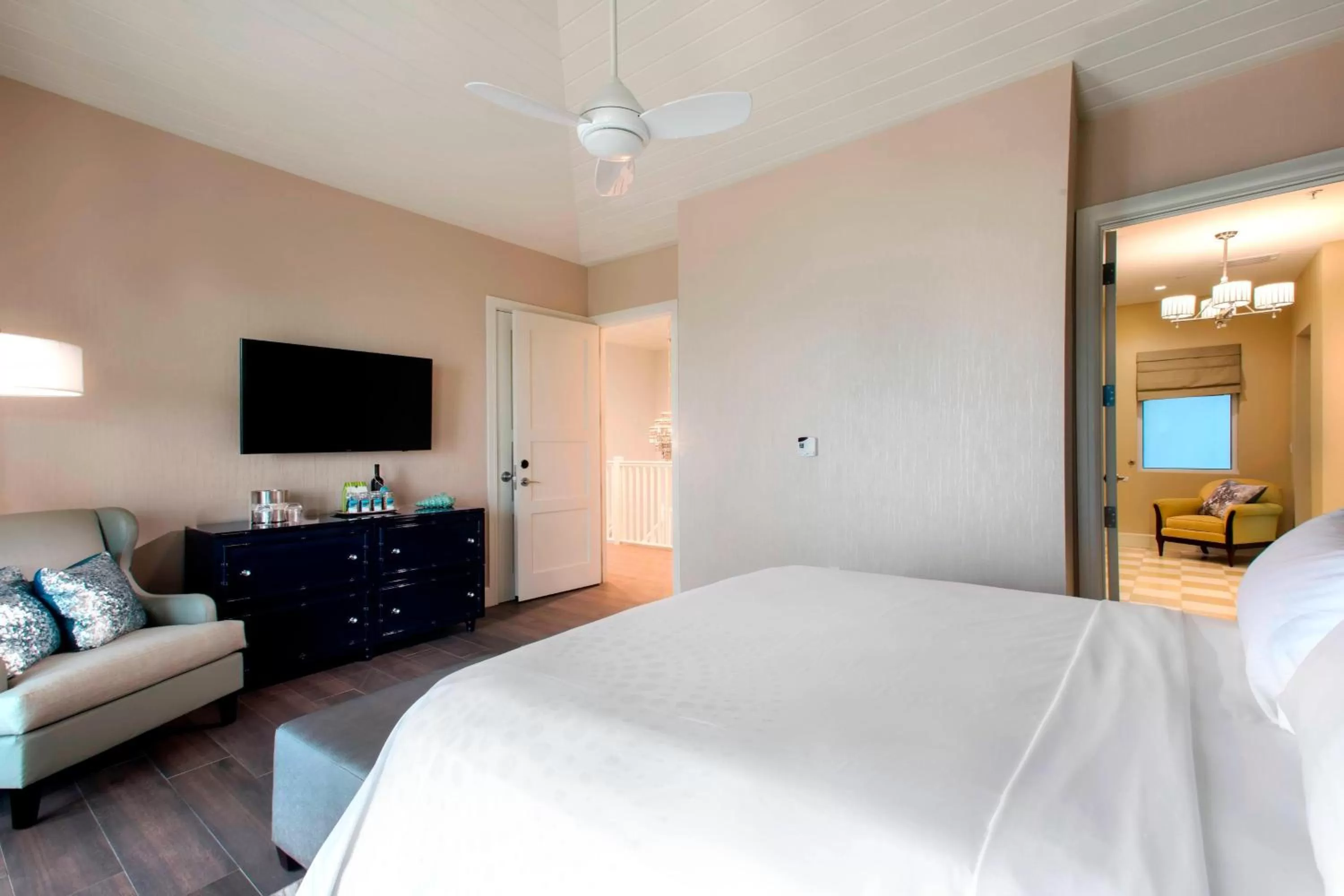 Beach, Bed in Playa Largo Resort & Spa, Autograph Collection