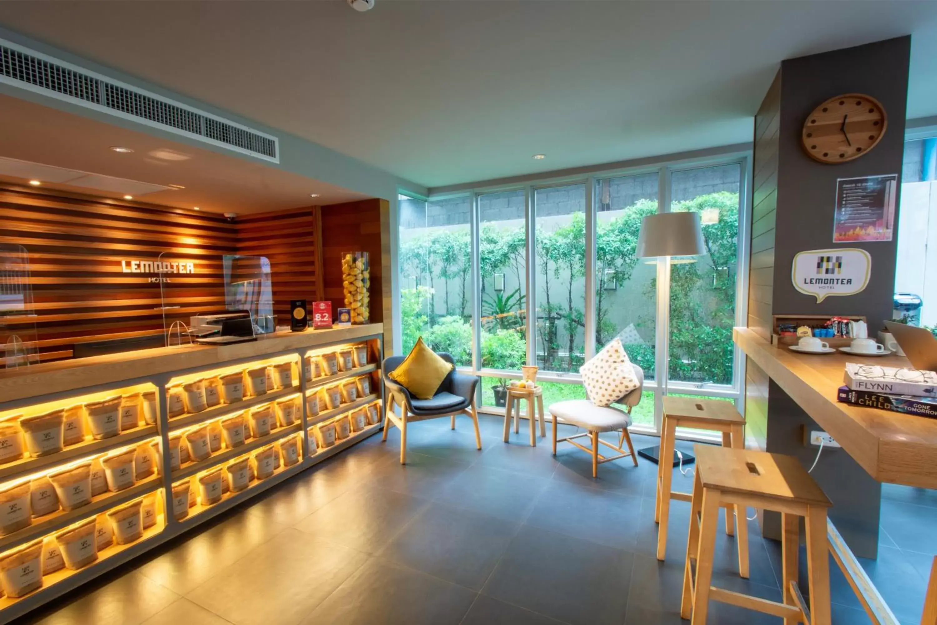 Lobby or reception, Lounge/Bar in Lemontea Hotel Bangkok - SHA Extra Plus