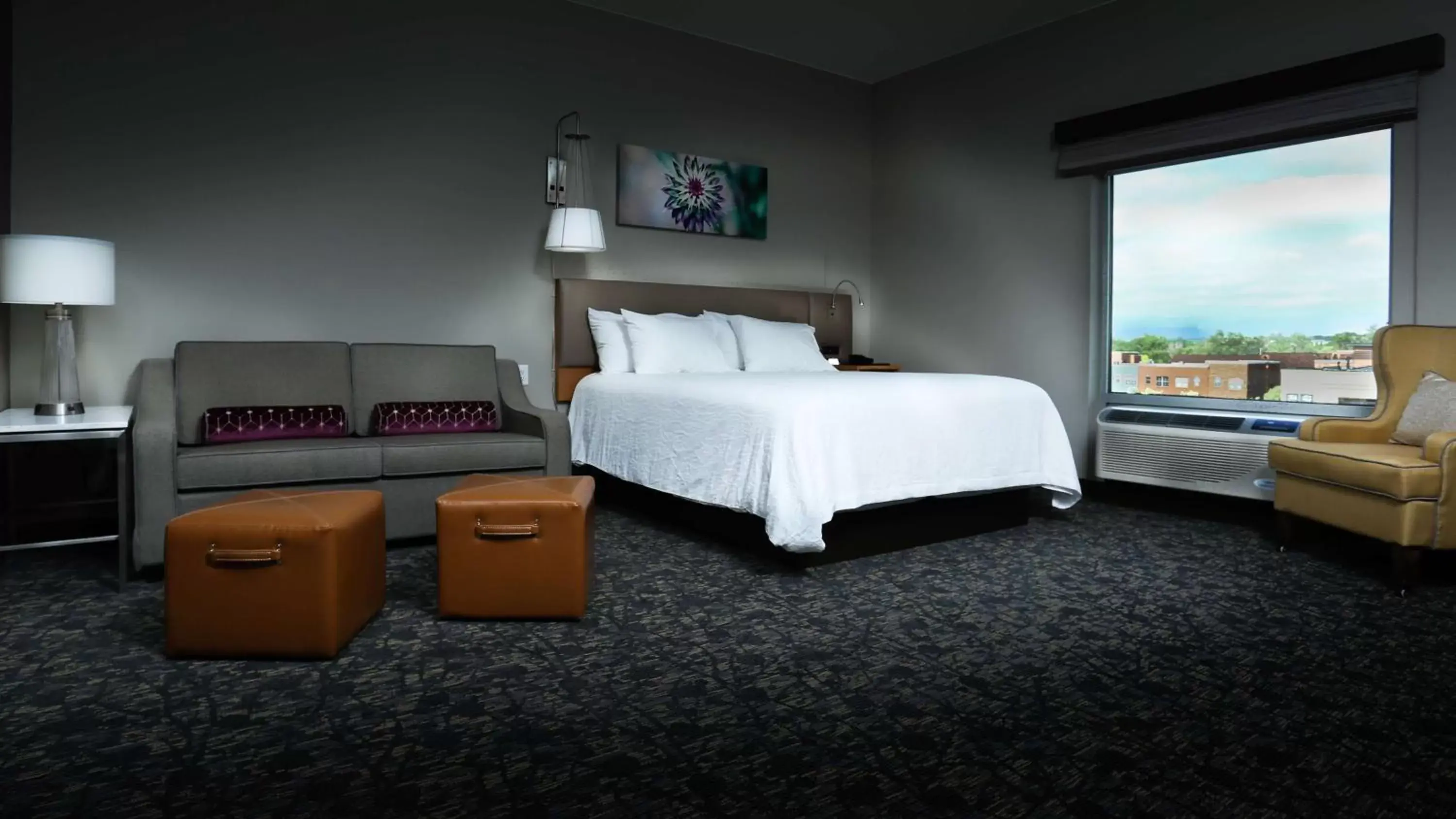 Living room, Bed in Hilton Garden Inn Arvada/Denver, CO
