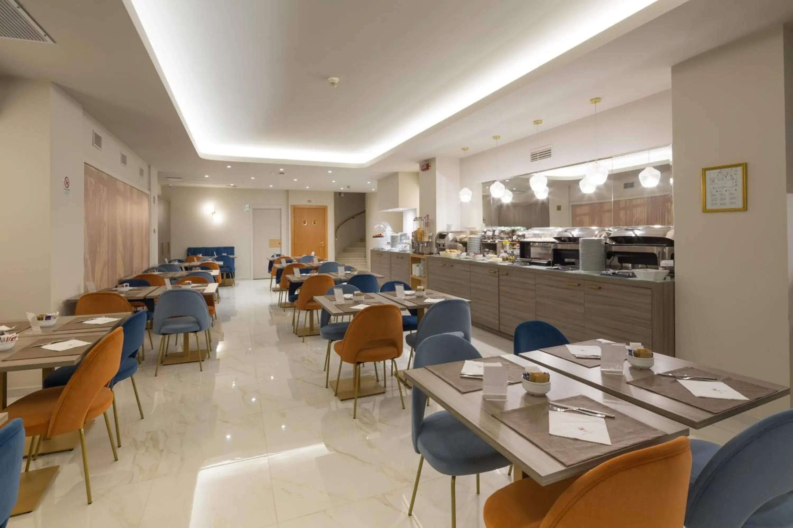 Breakfast, Restaurant/Places to Eat in Hotel Nasco