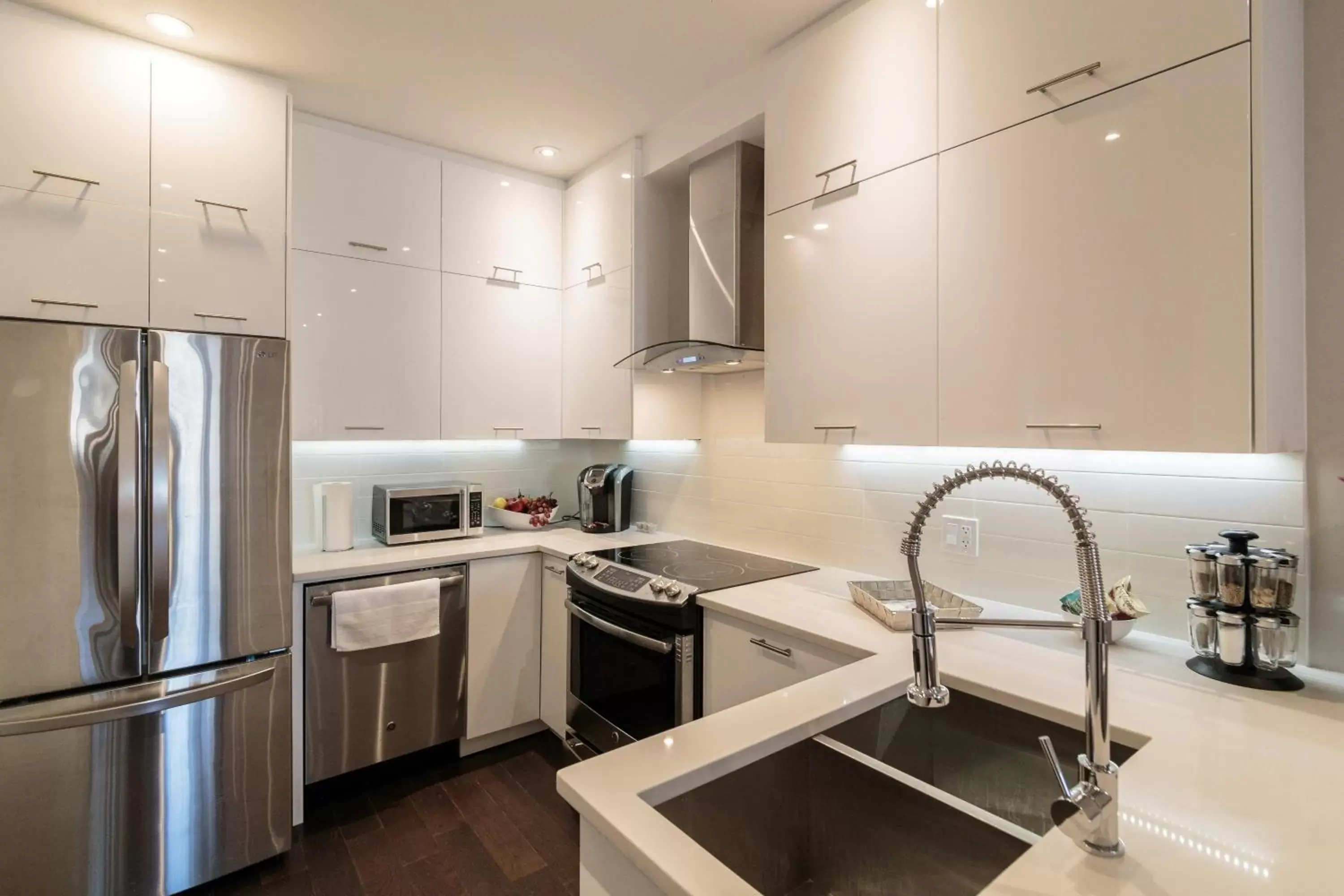 Kitchen or kitchenette, Kitchen/Kitchenette in Parc Avenue Lofts