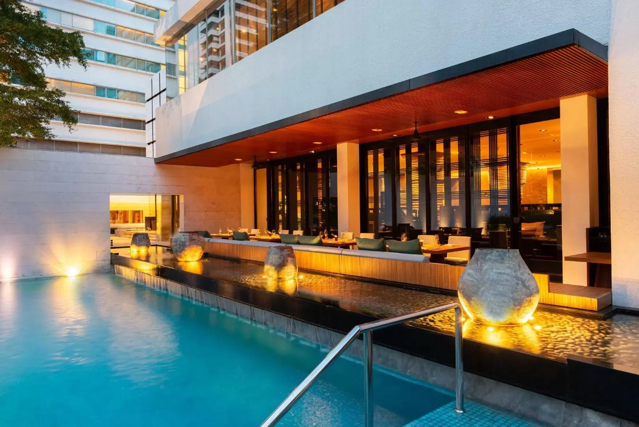Balcony/Terrace, Swimming Pool in COMO Metropolitan Bangkok