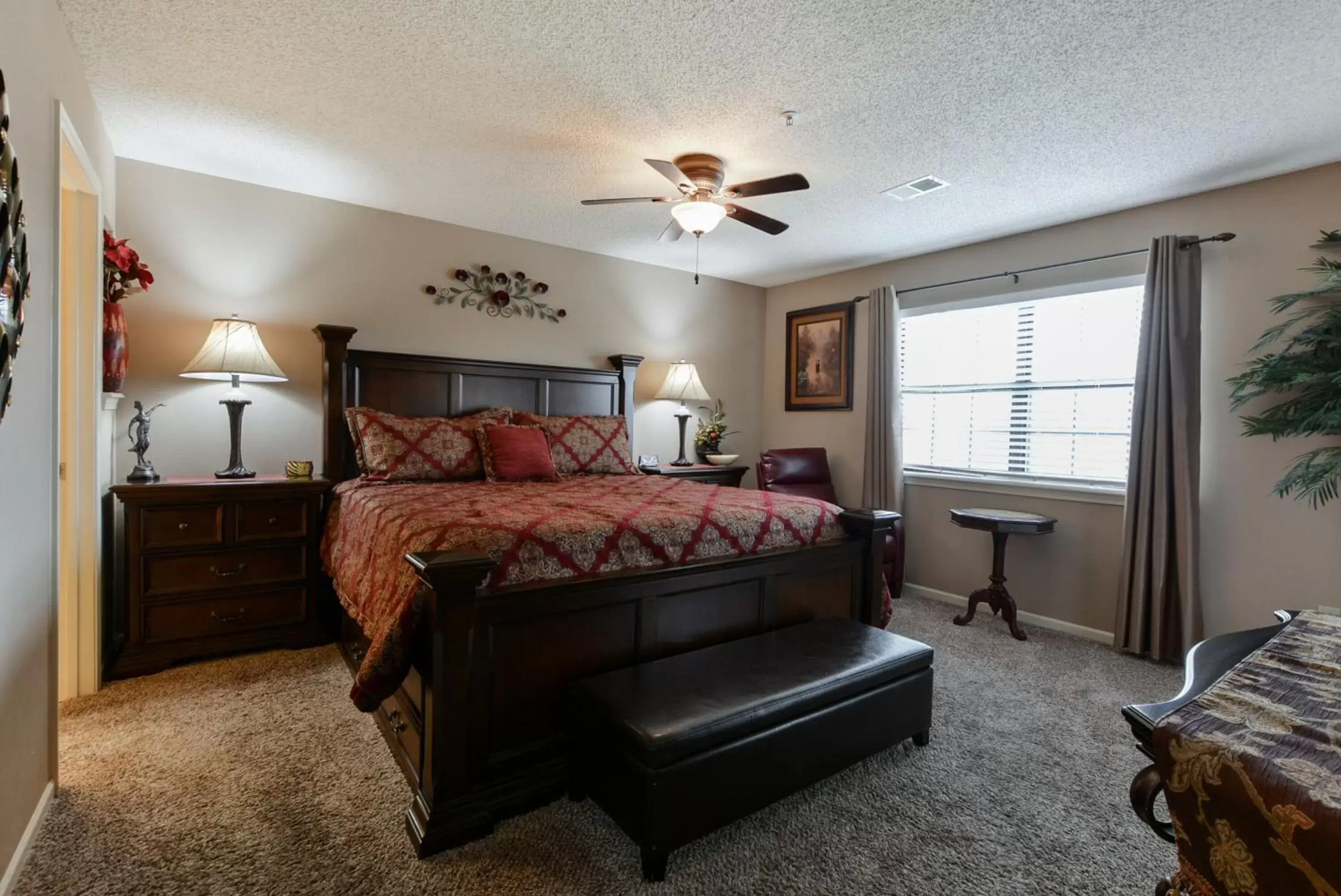 Bed in Luxury Condos at Thousand Hills - Branson -Beautifully Remodeled