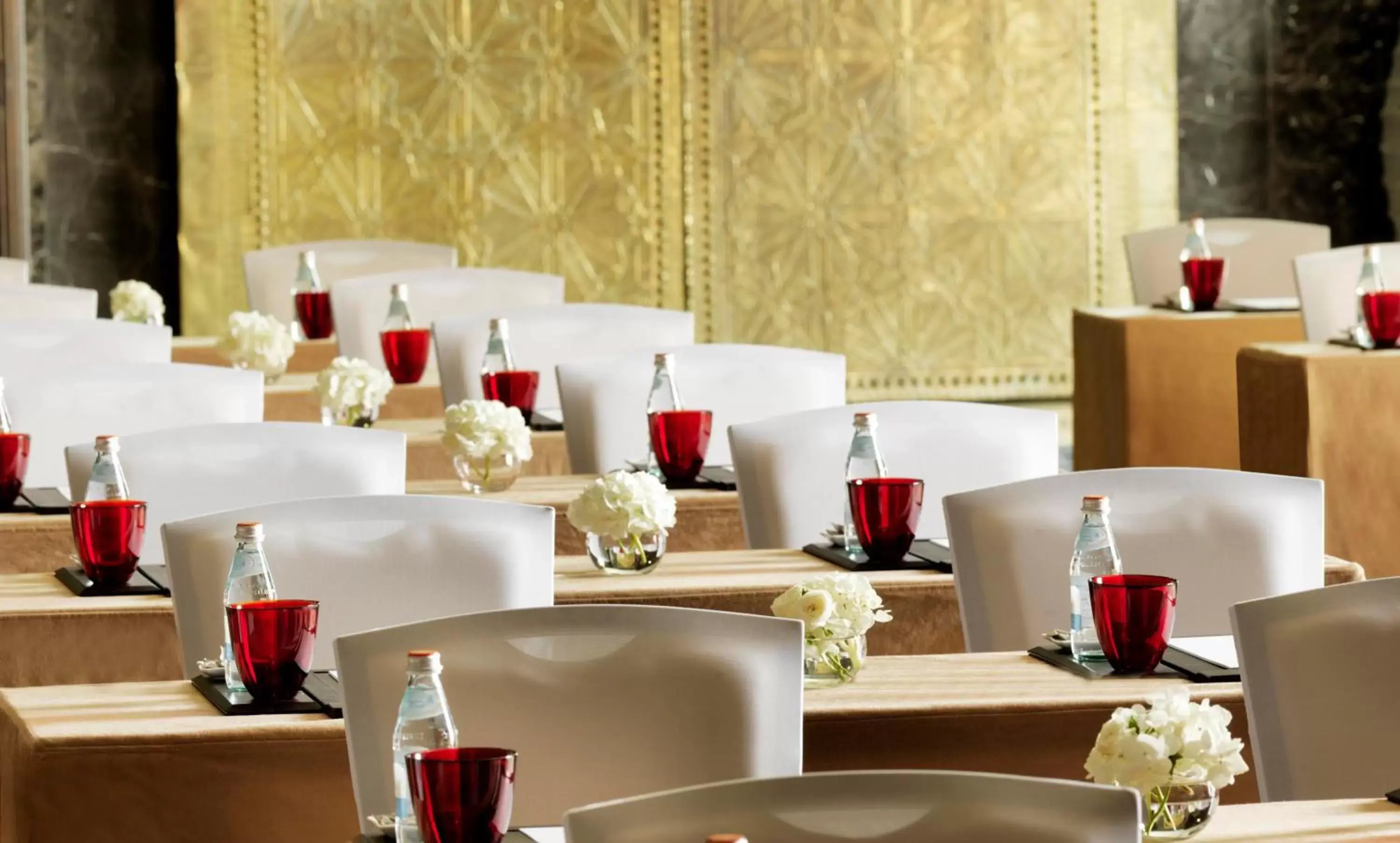Meeting/conference room, Restaurant/Places to Eat in Raffles Dubai