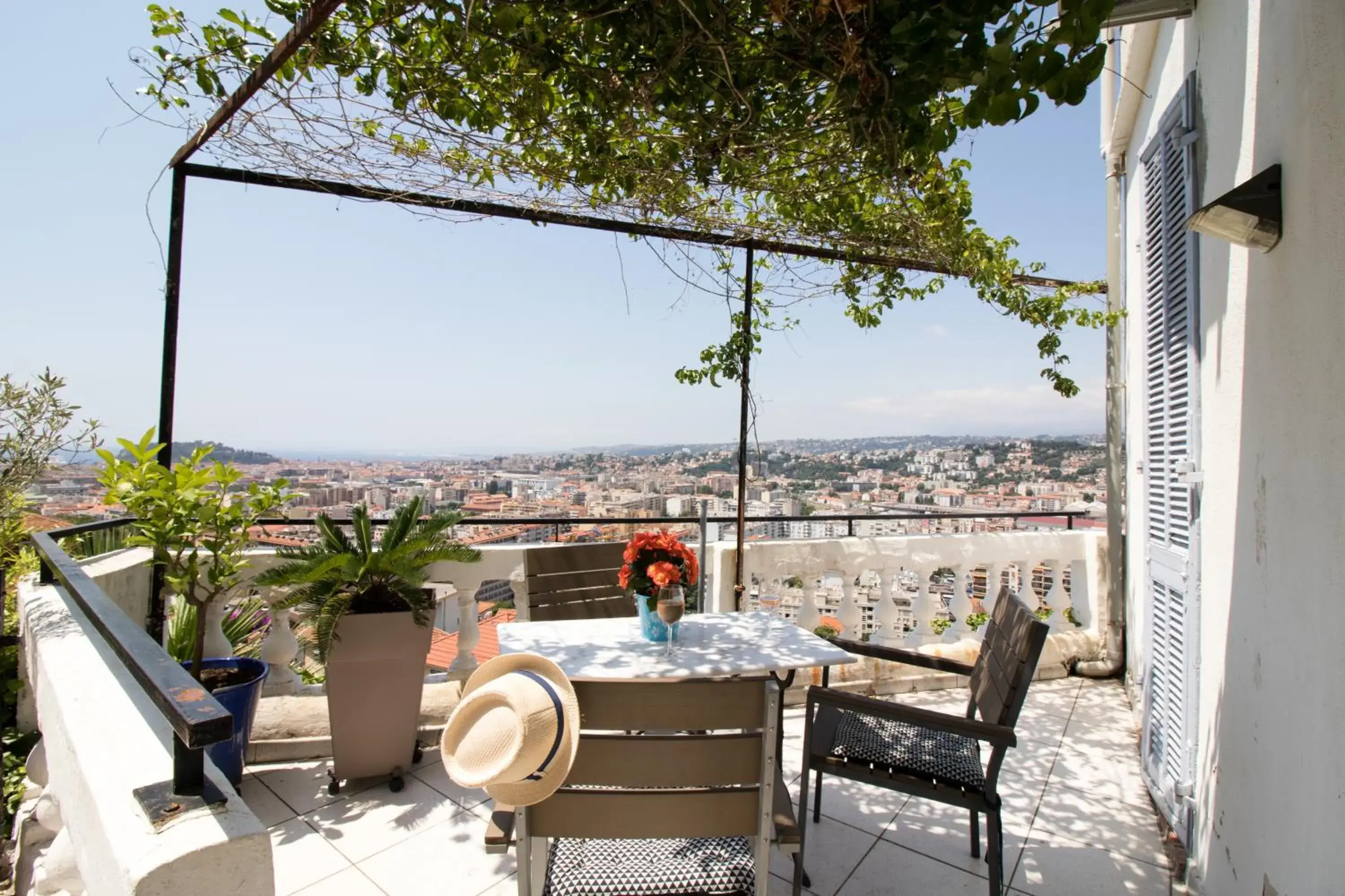 Balcony/Terrace in Le Panoramic Boutique Hôtel