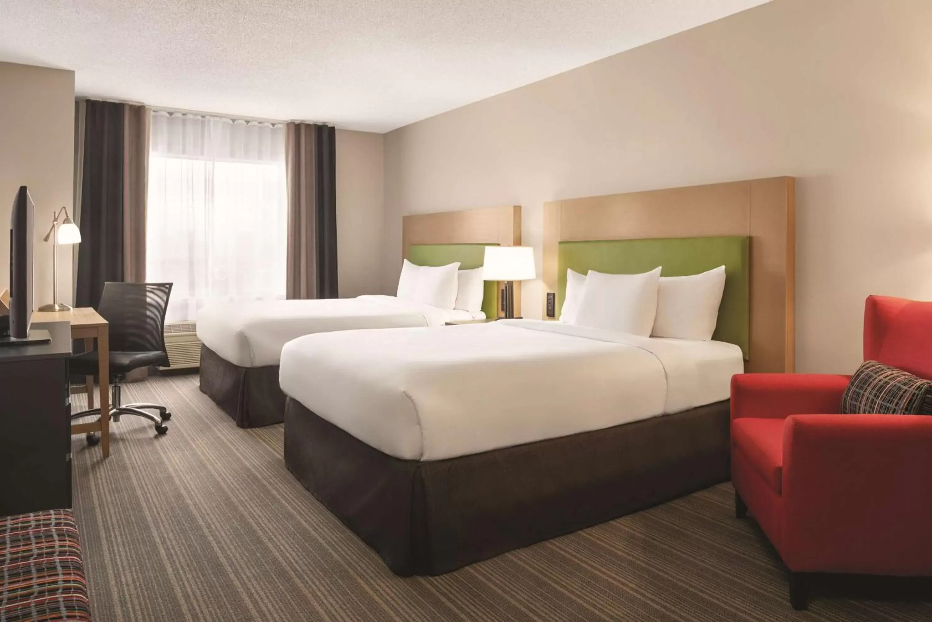 Photo of the whole room, Bed in Country Inn & Suites by Radisson, Dayton South, OH