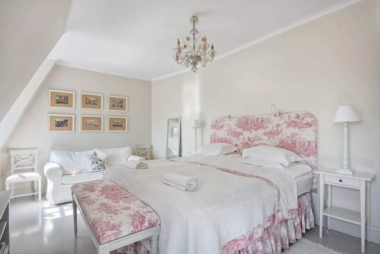 Bed in Östa Gård Boutique B&B