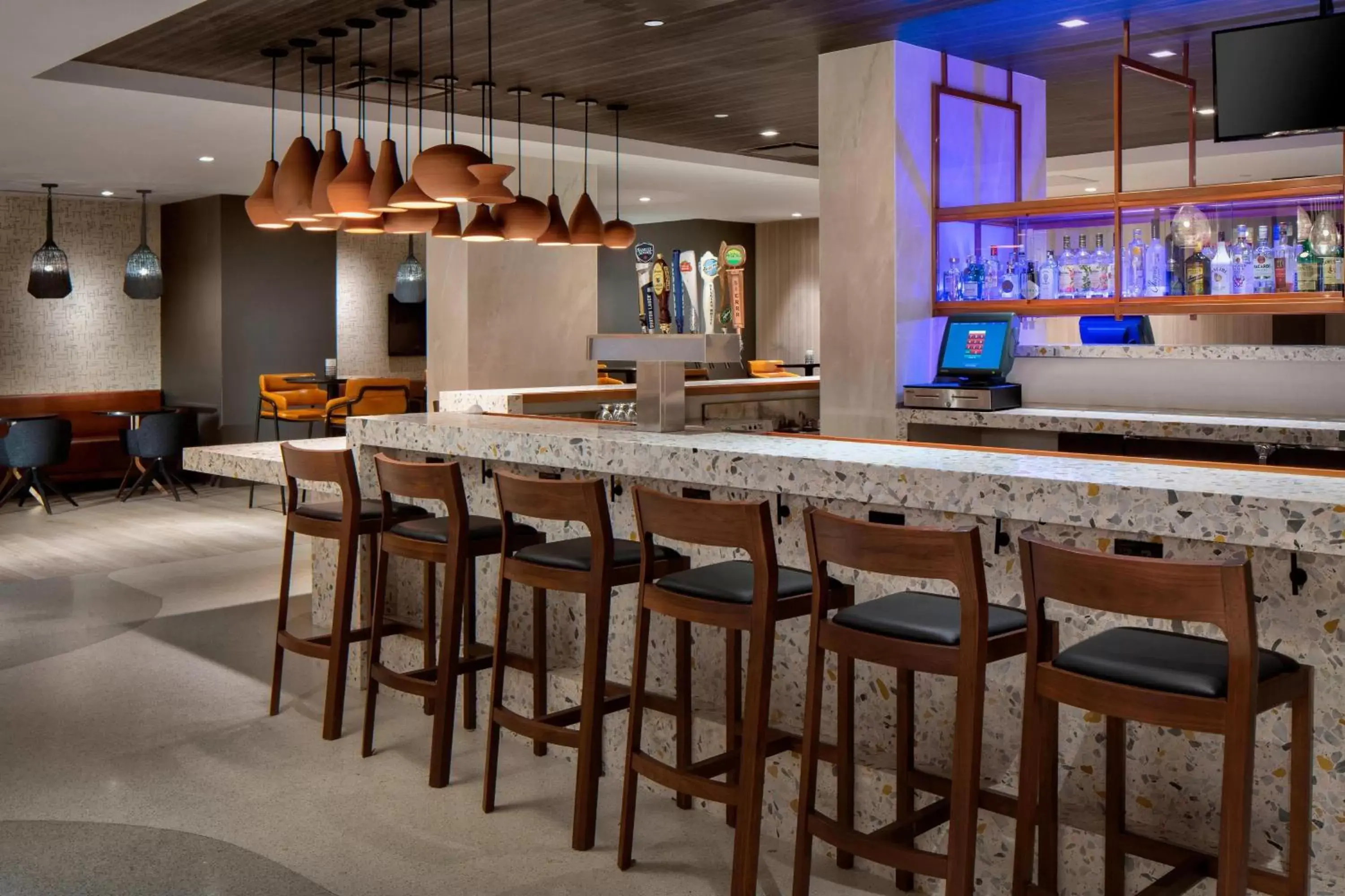 Restaurant/places to eat, Lounge/Bar in New York LaGuardia Airport Marriott