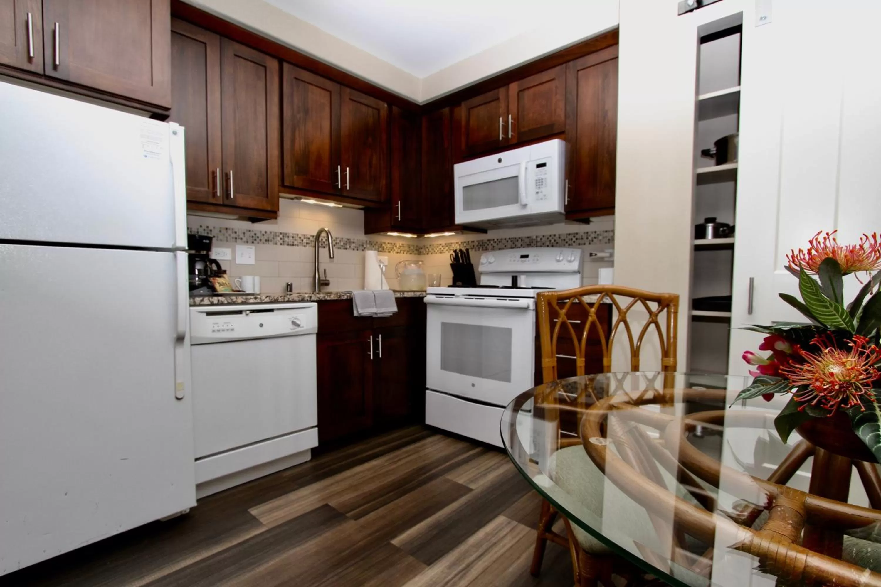 Kitchen or kitchenette in Royal Kuhio Resort
