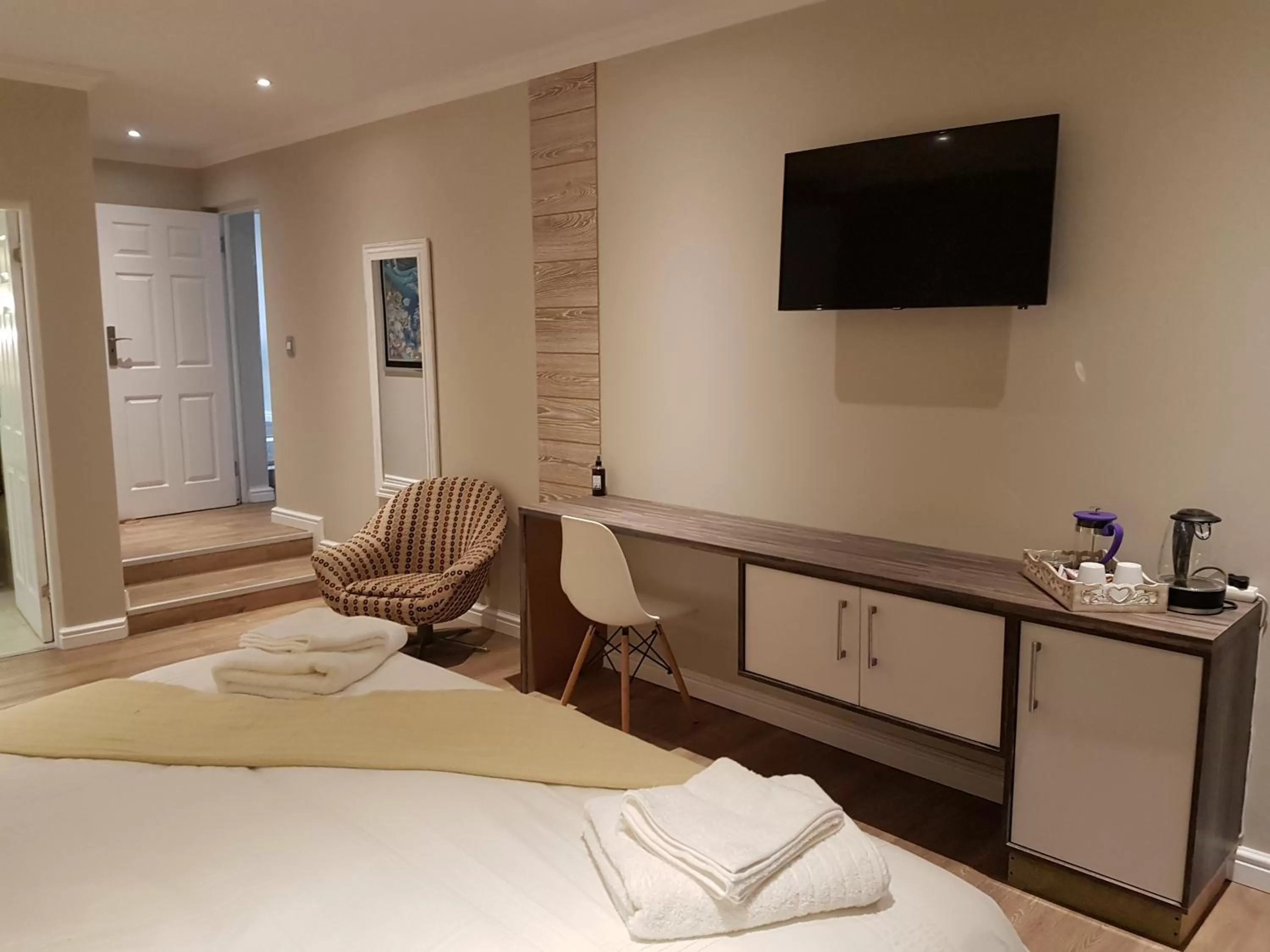 Bedroom, Bed in Riverview Guesthouse East London