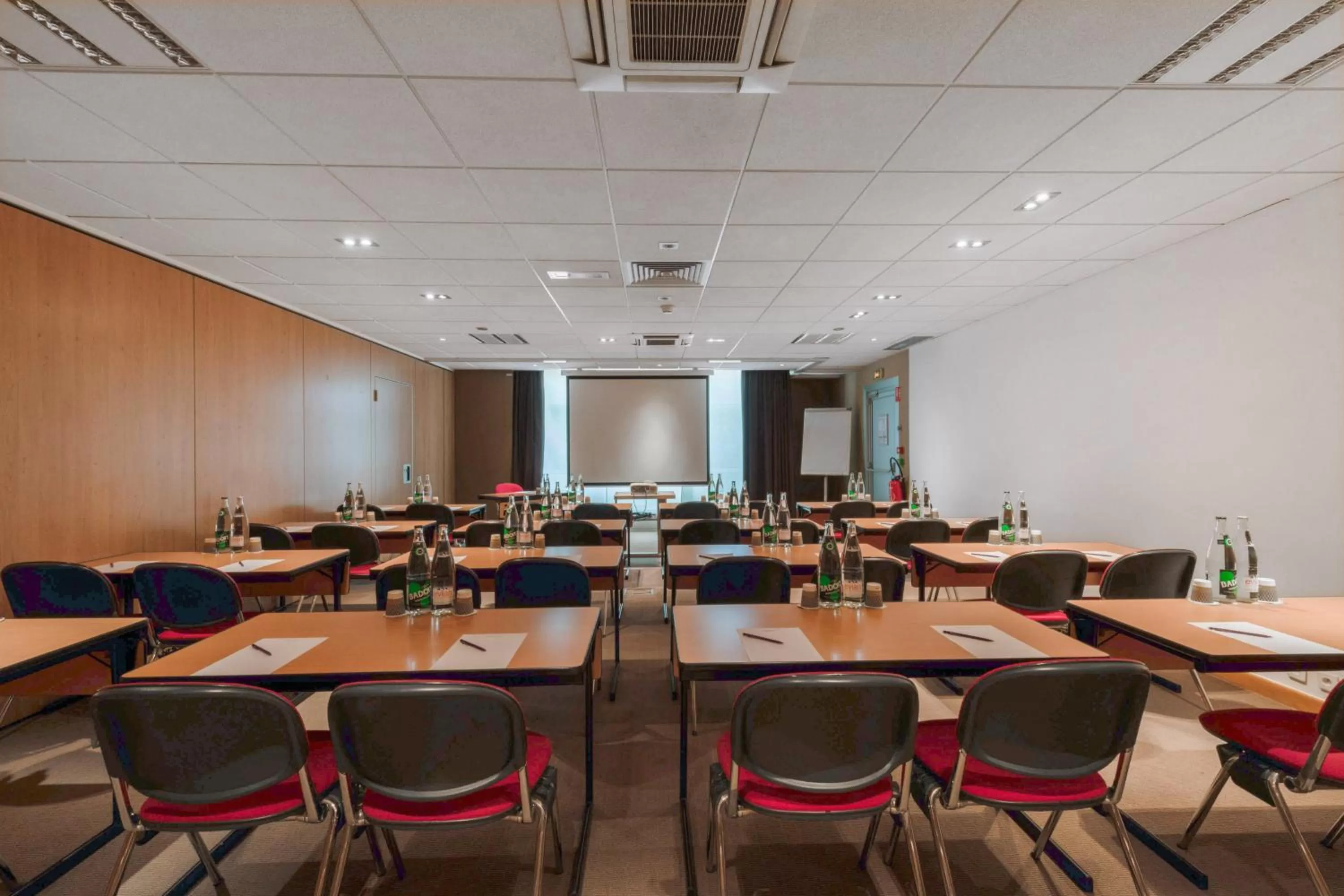Meeting/conference room in Mercure Paris Roissy CDG