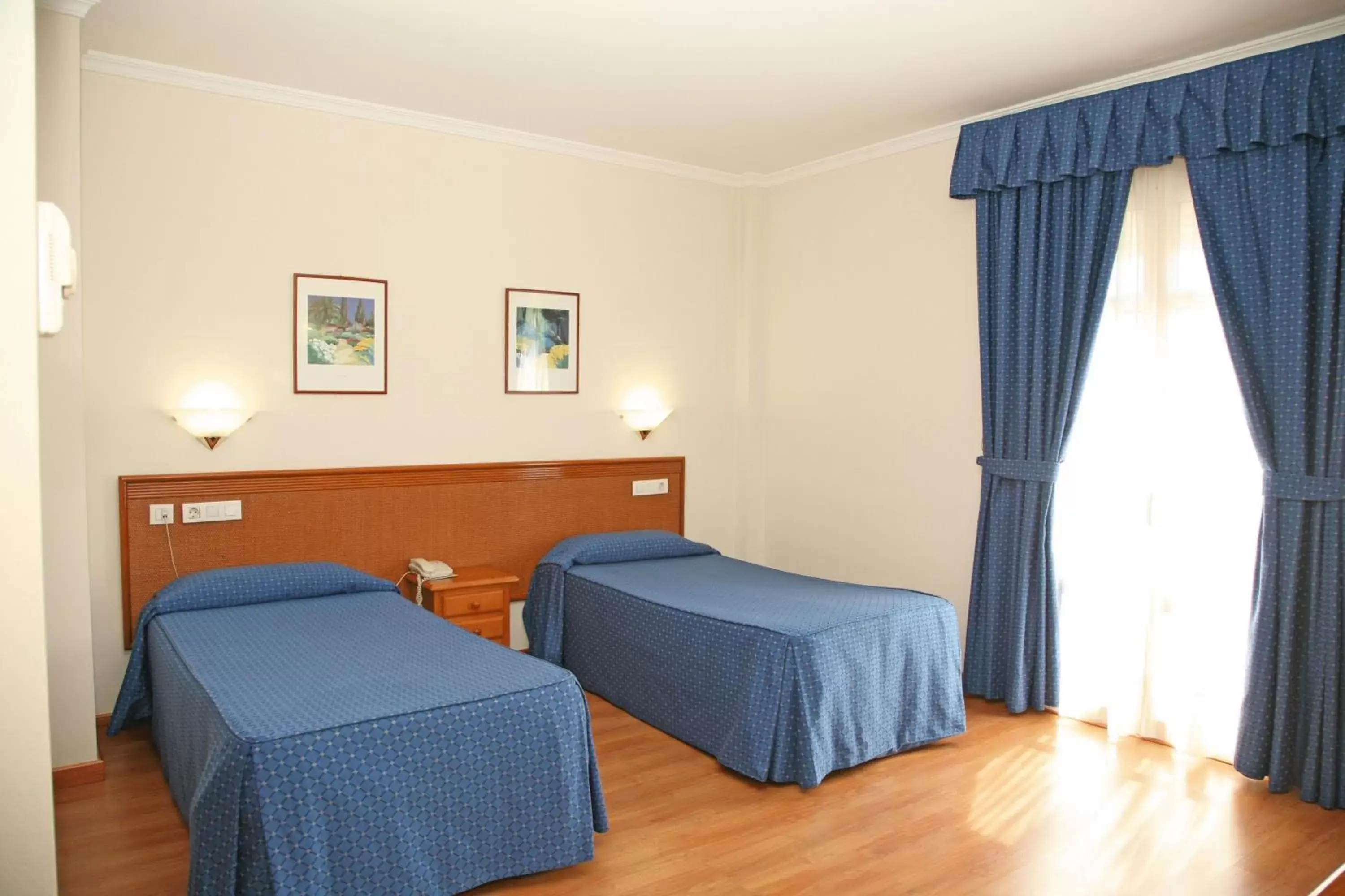 Photo of the whole room, Bed in Hotel Peña de Arcos