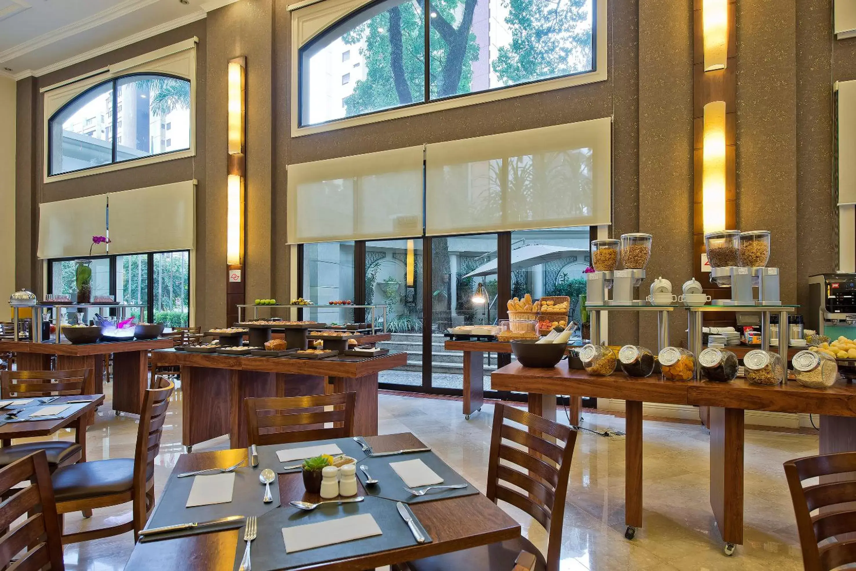 Buffet breakfast, Restaurant/Places to Eat in Meliá Campinas