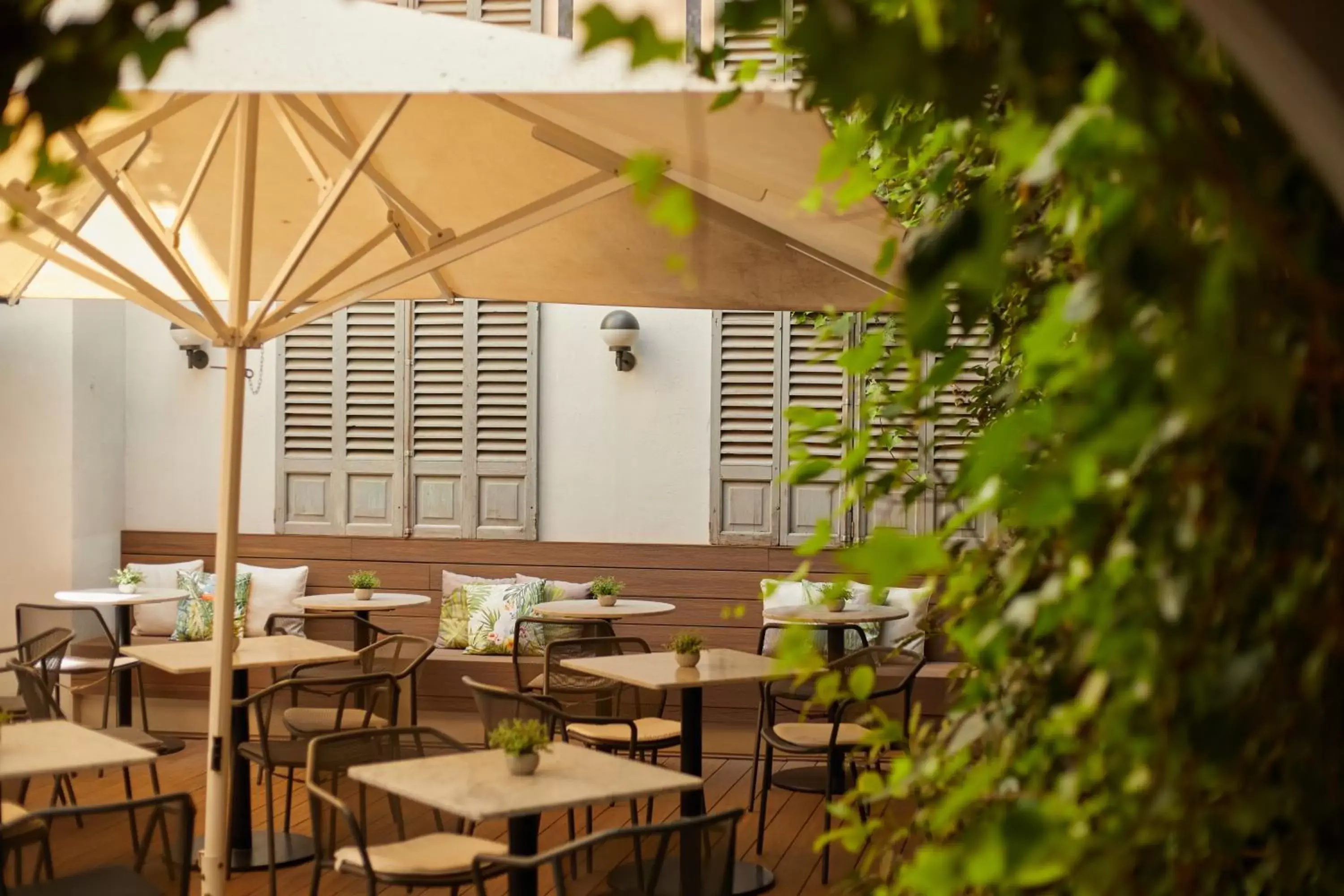 Balcony/Terrace, Restaurant/Places to Eat in Summum Prime Boutique Hotel